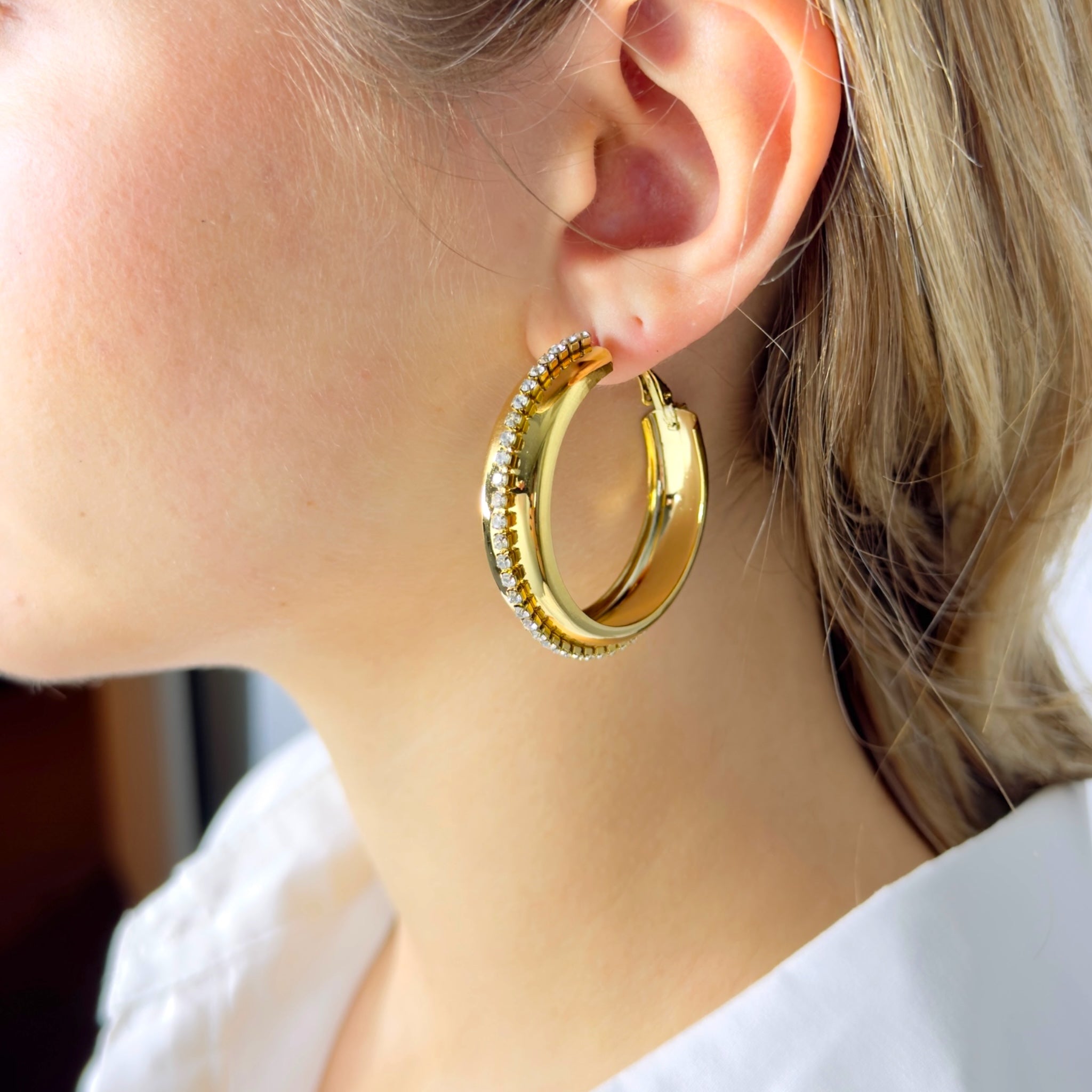 Middle rhinestone earrings