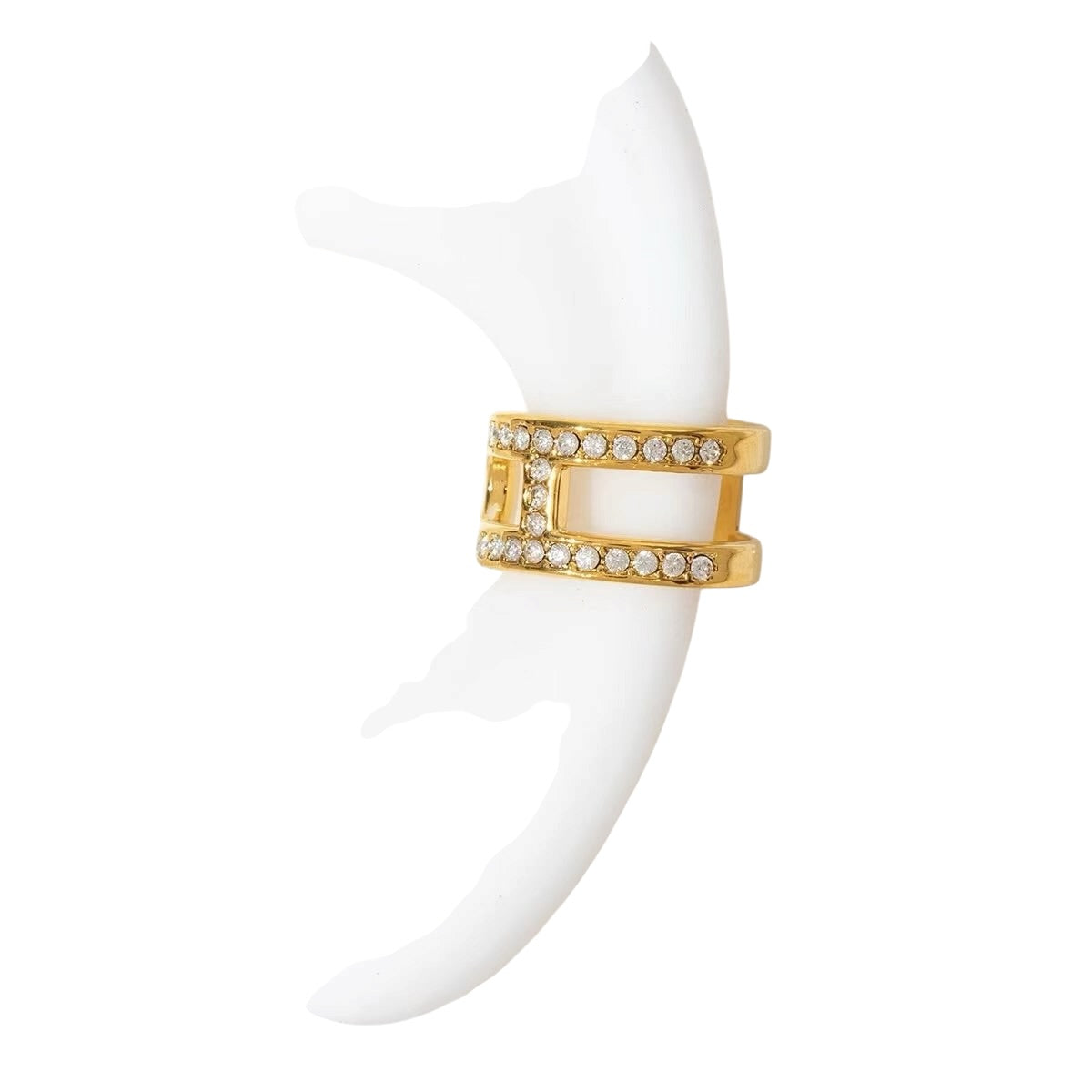 Wage ear cuff