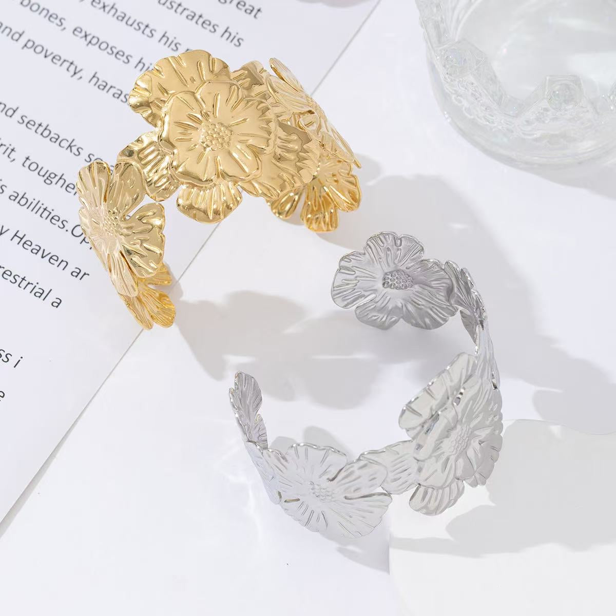 Daisy bangle