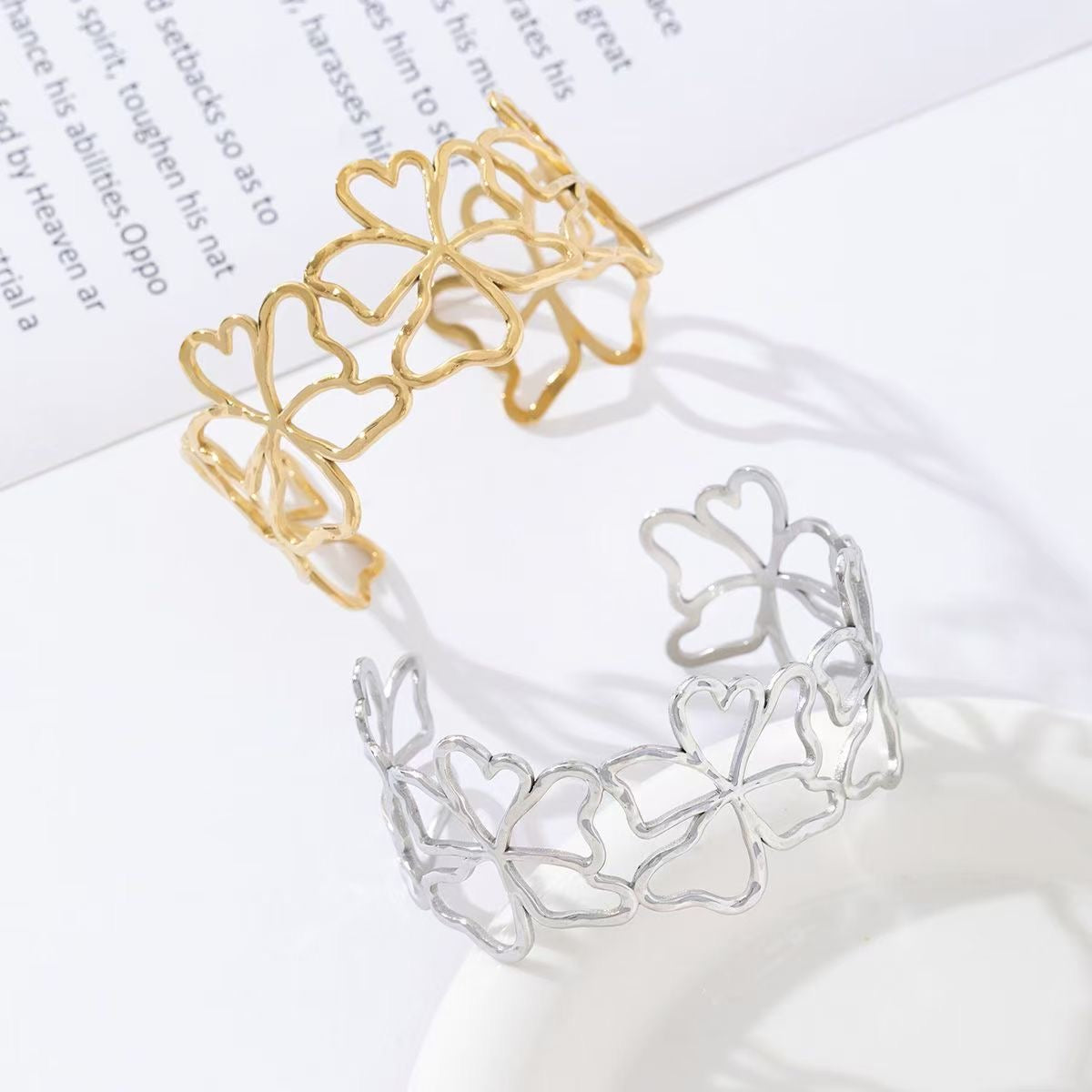 Clover love bangle
