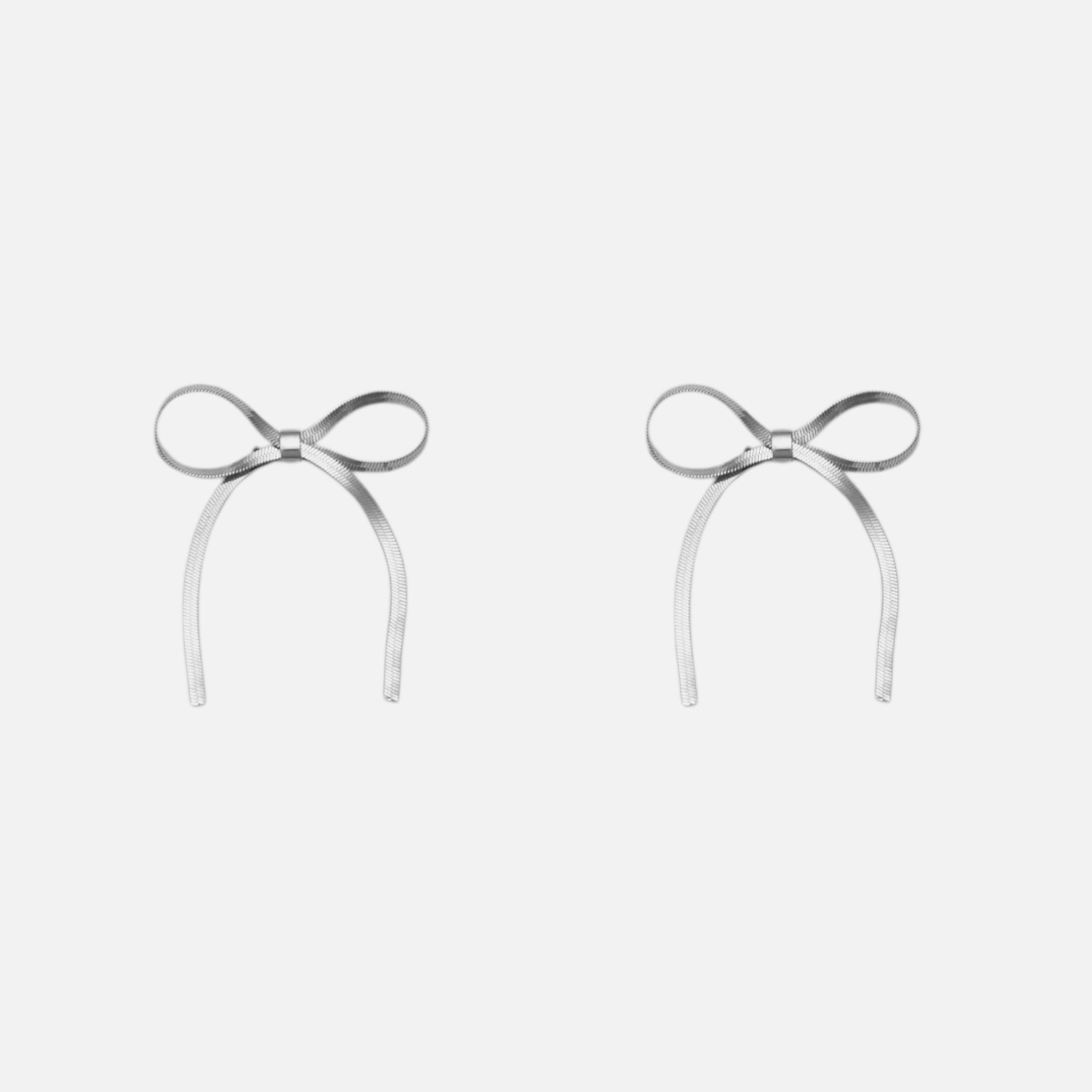 Snake bow stud earrings