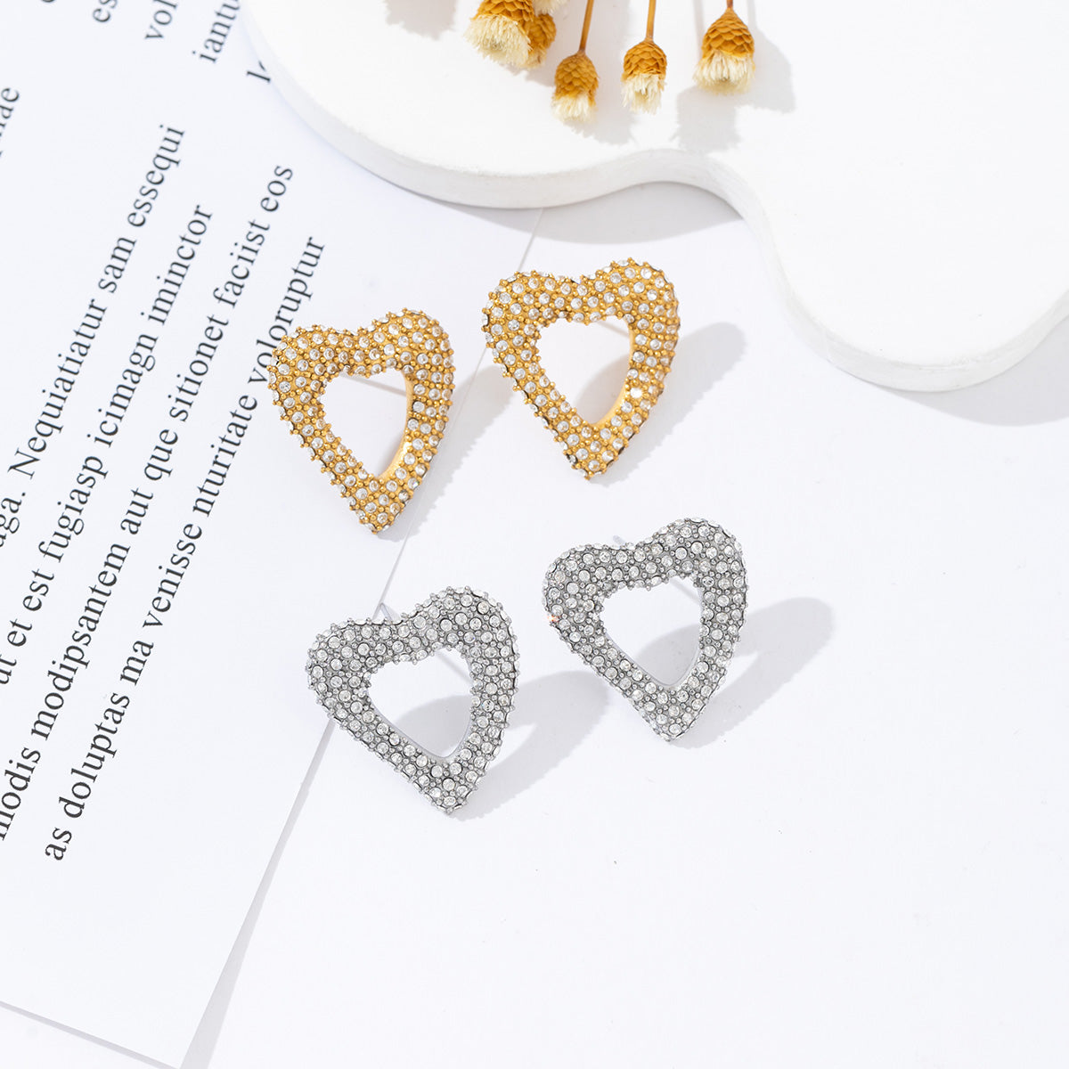 Open rhinestone love stud earrings