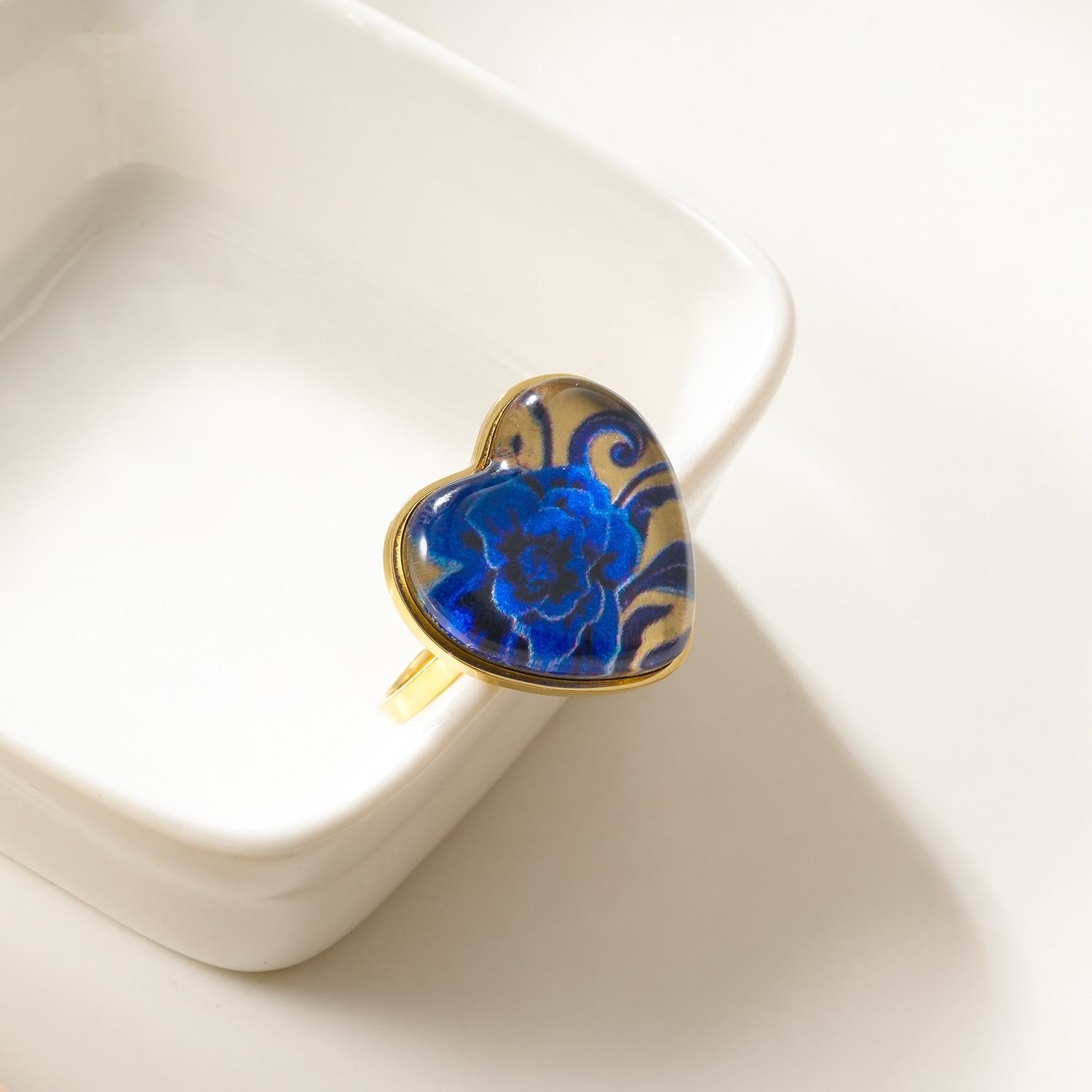 Ring mit blauen Rosen