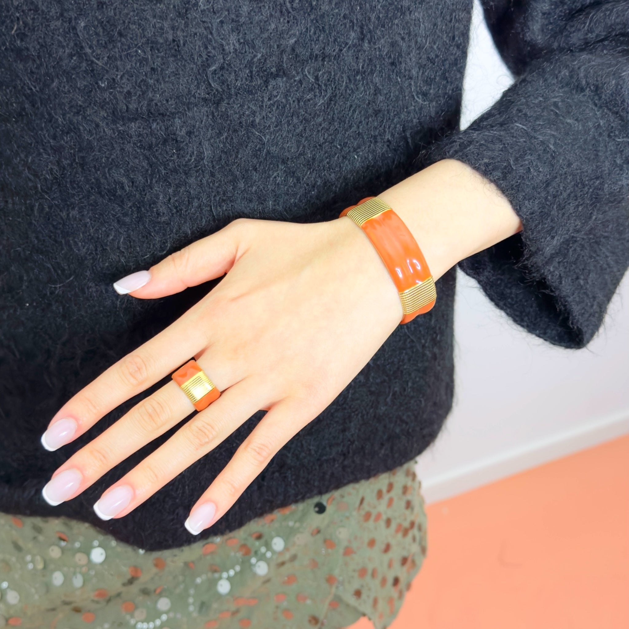 Iris bangle