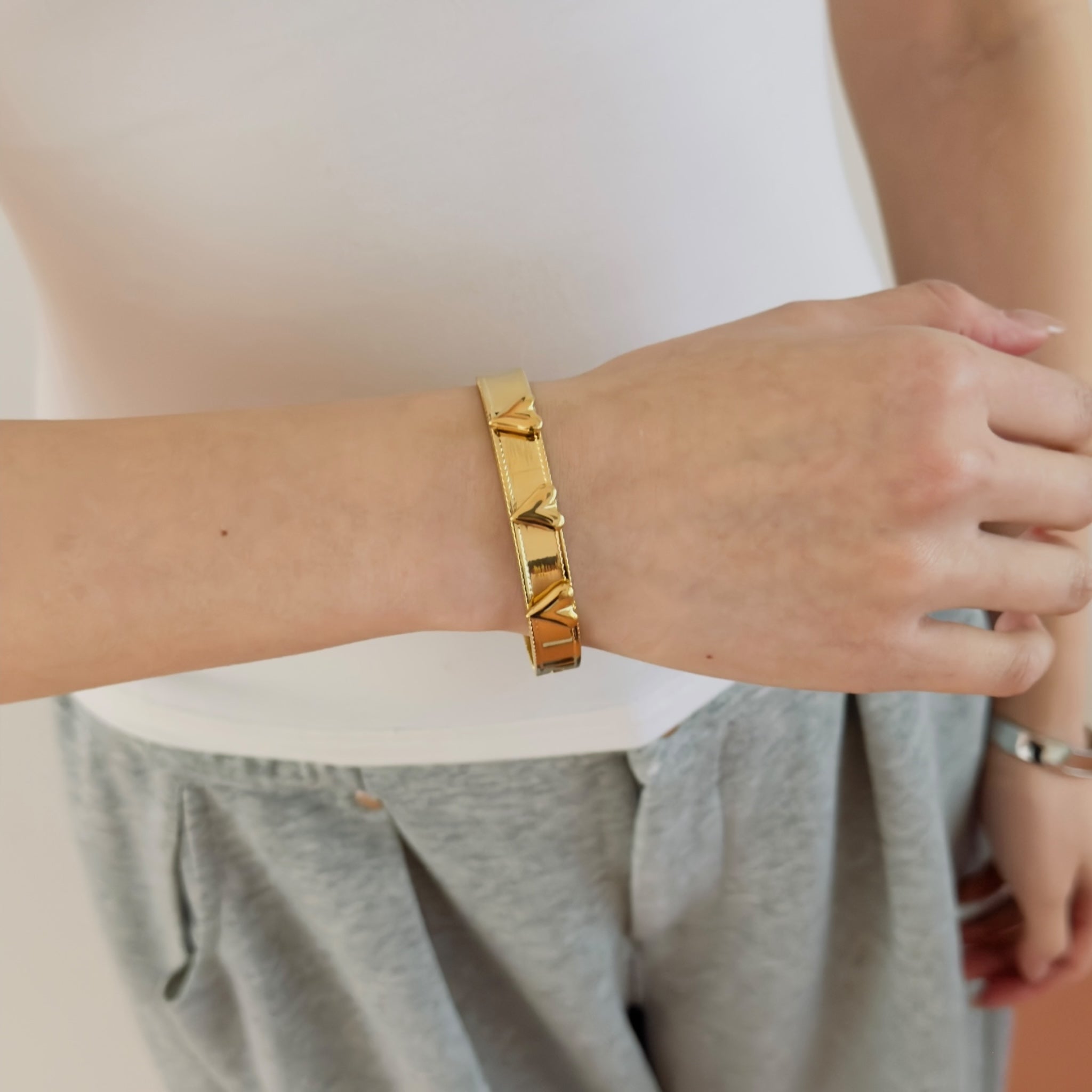 Spitzes Herz Bangle