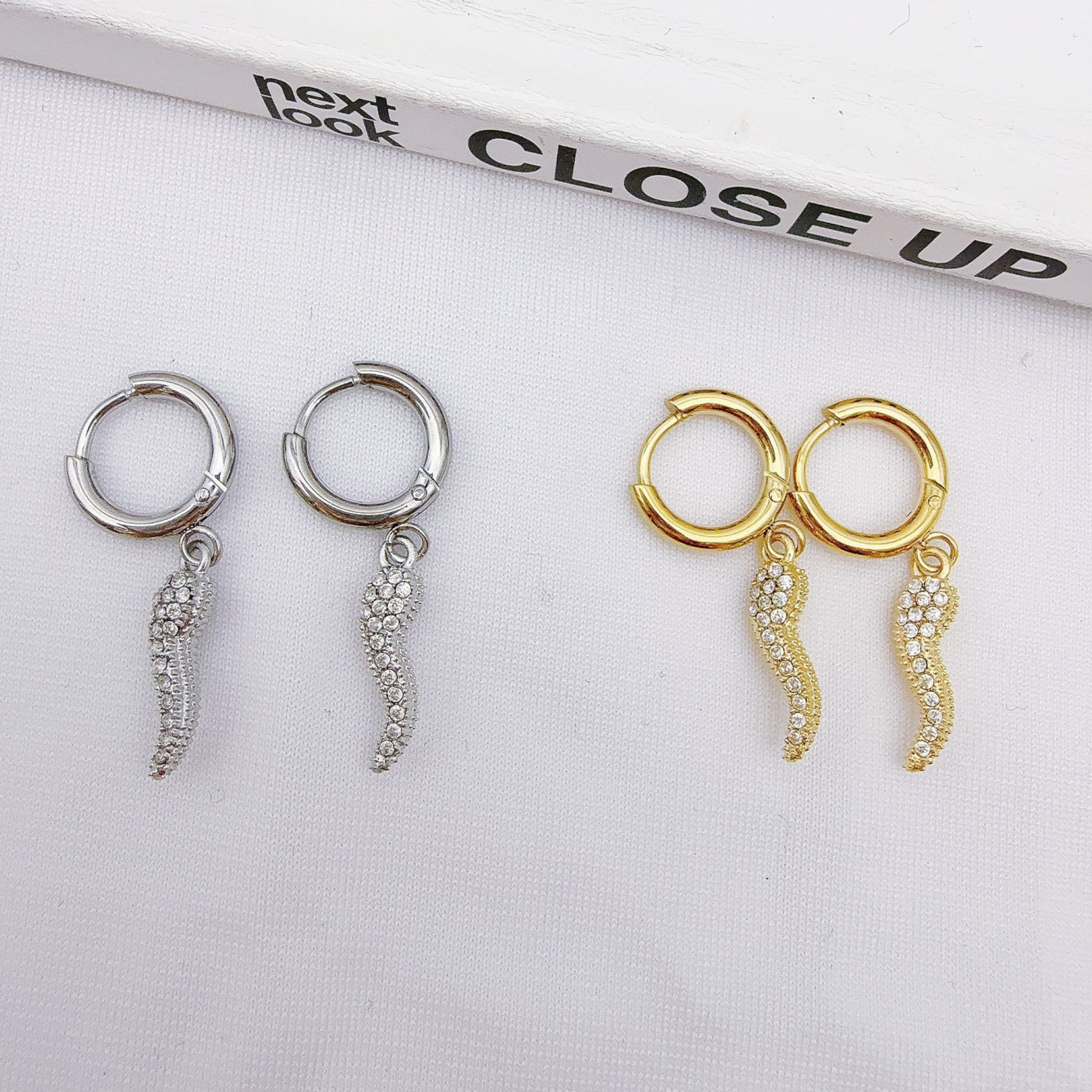 Strassy pepper pendant earrings