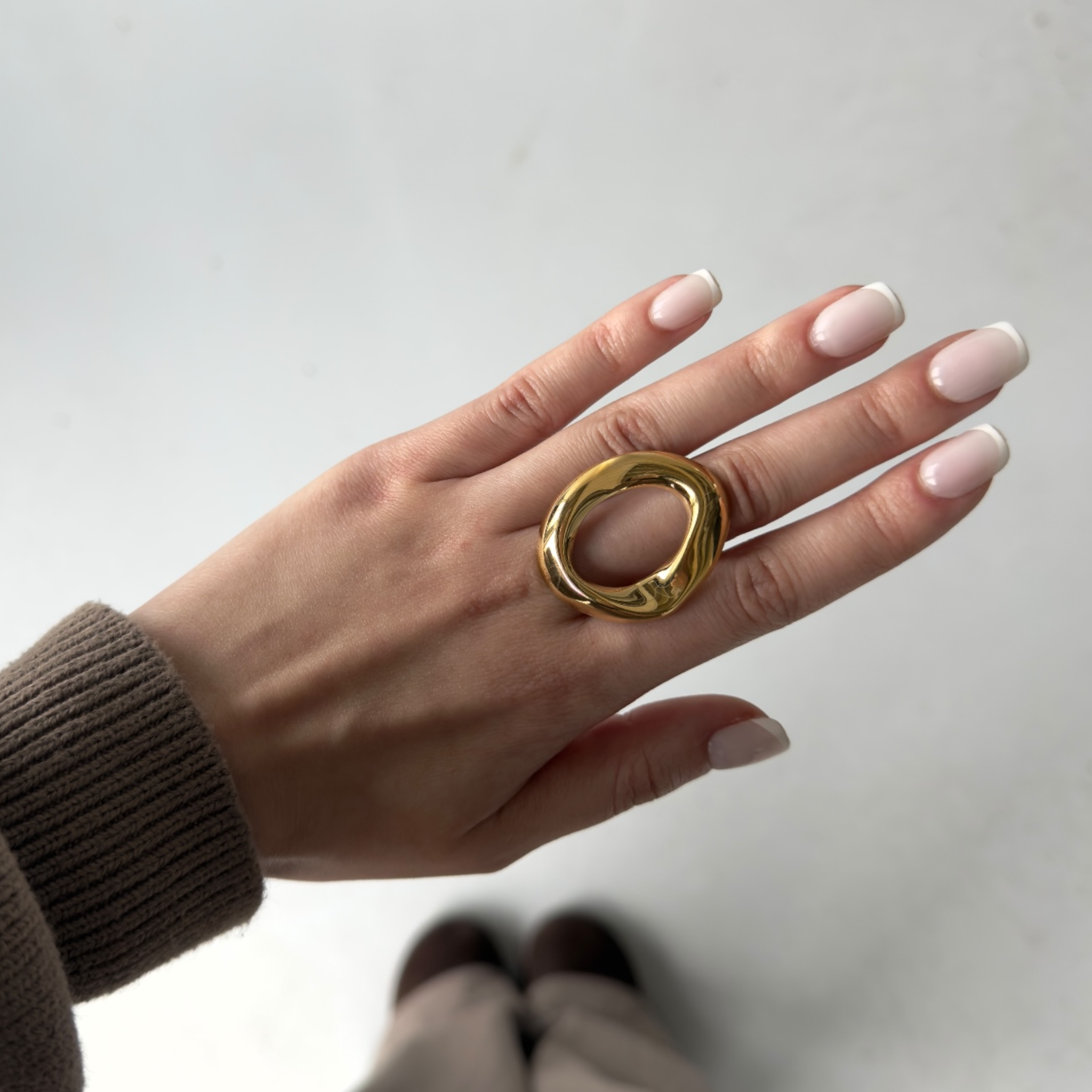 Ovals ring