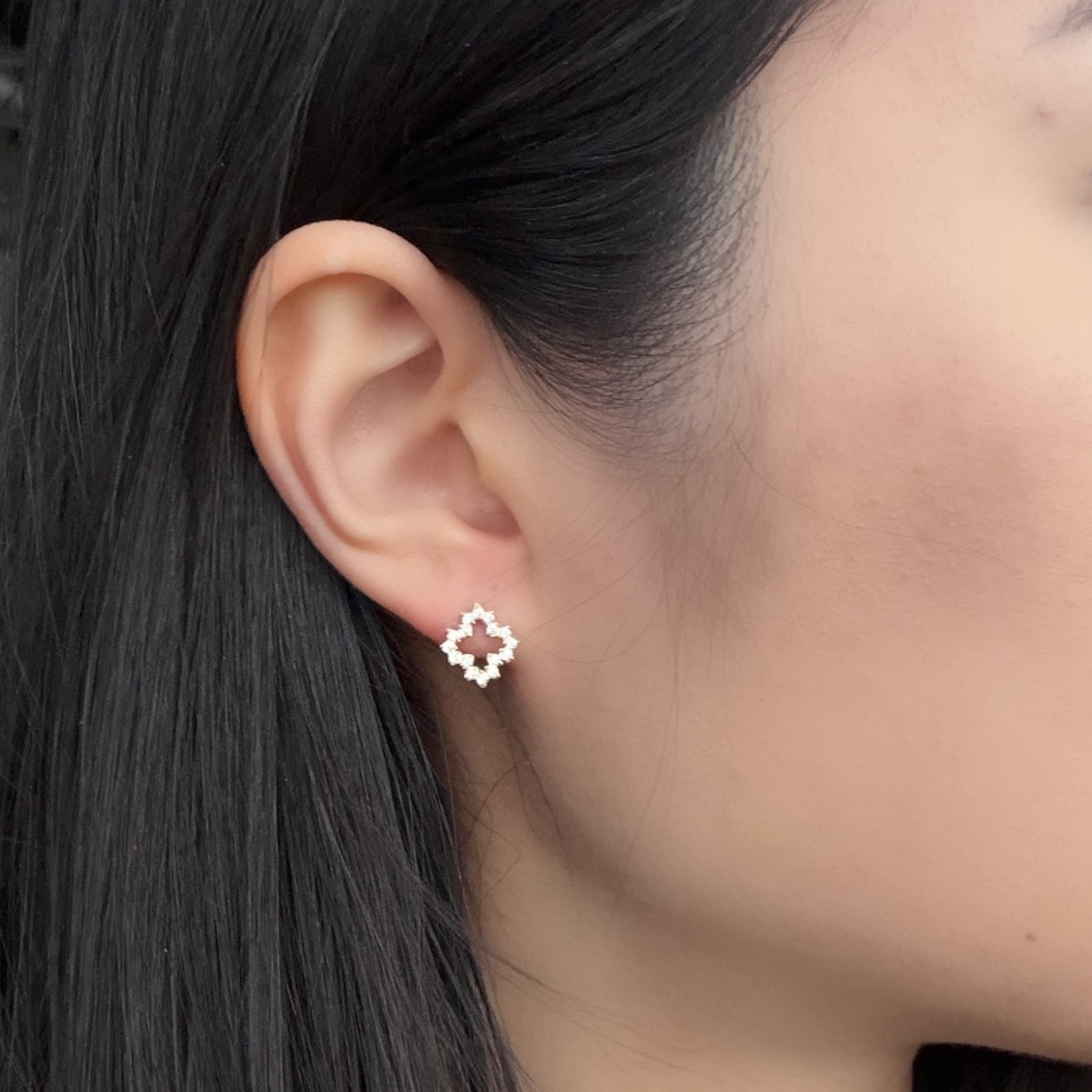 Strassy clove rhinestone earrings