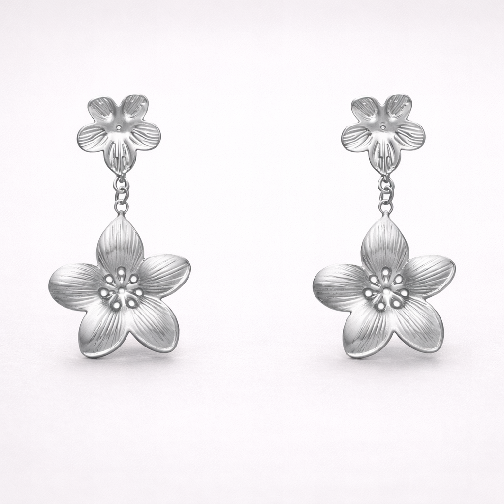 Flowery stud earrings