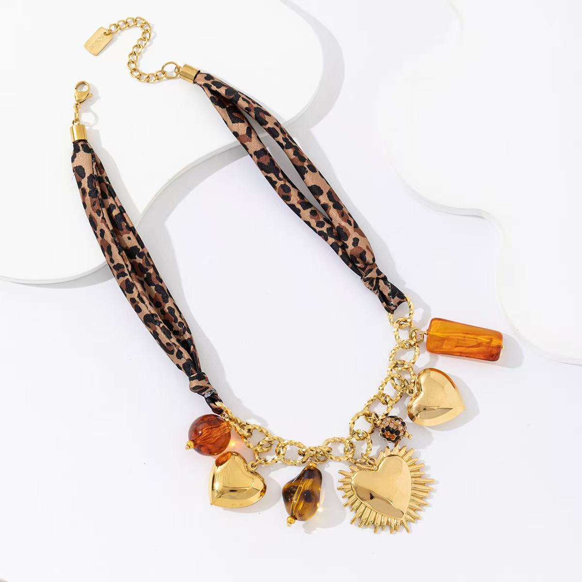 Fire love bedel bandana ketting