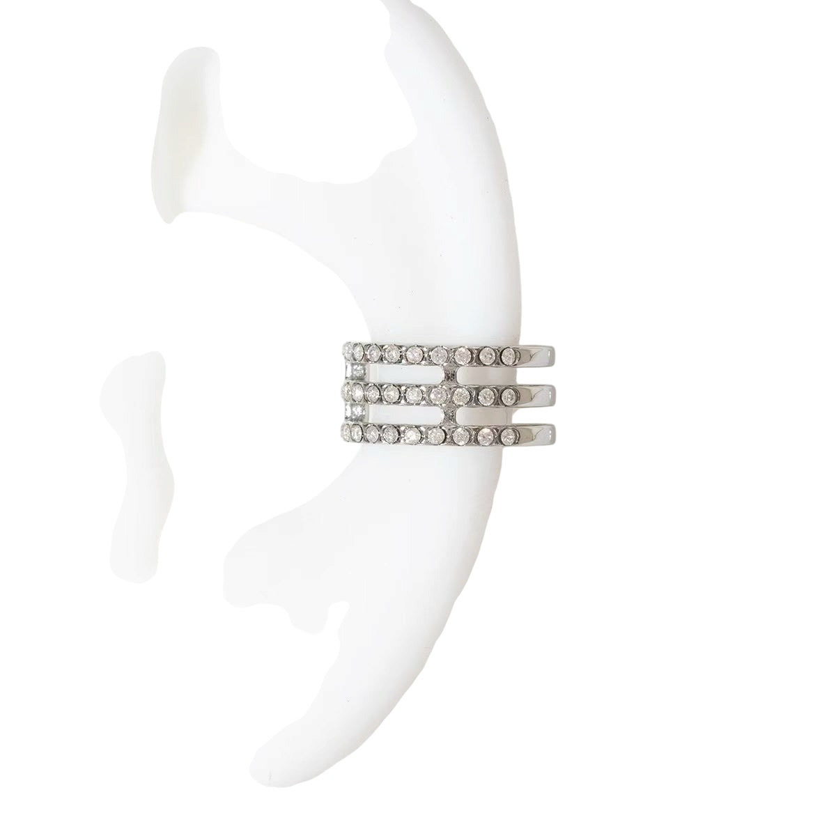 Wage ear cuff