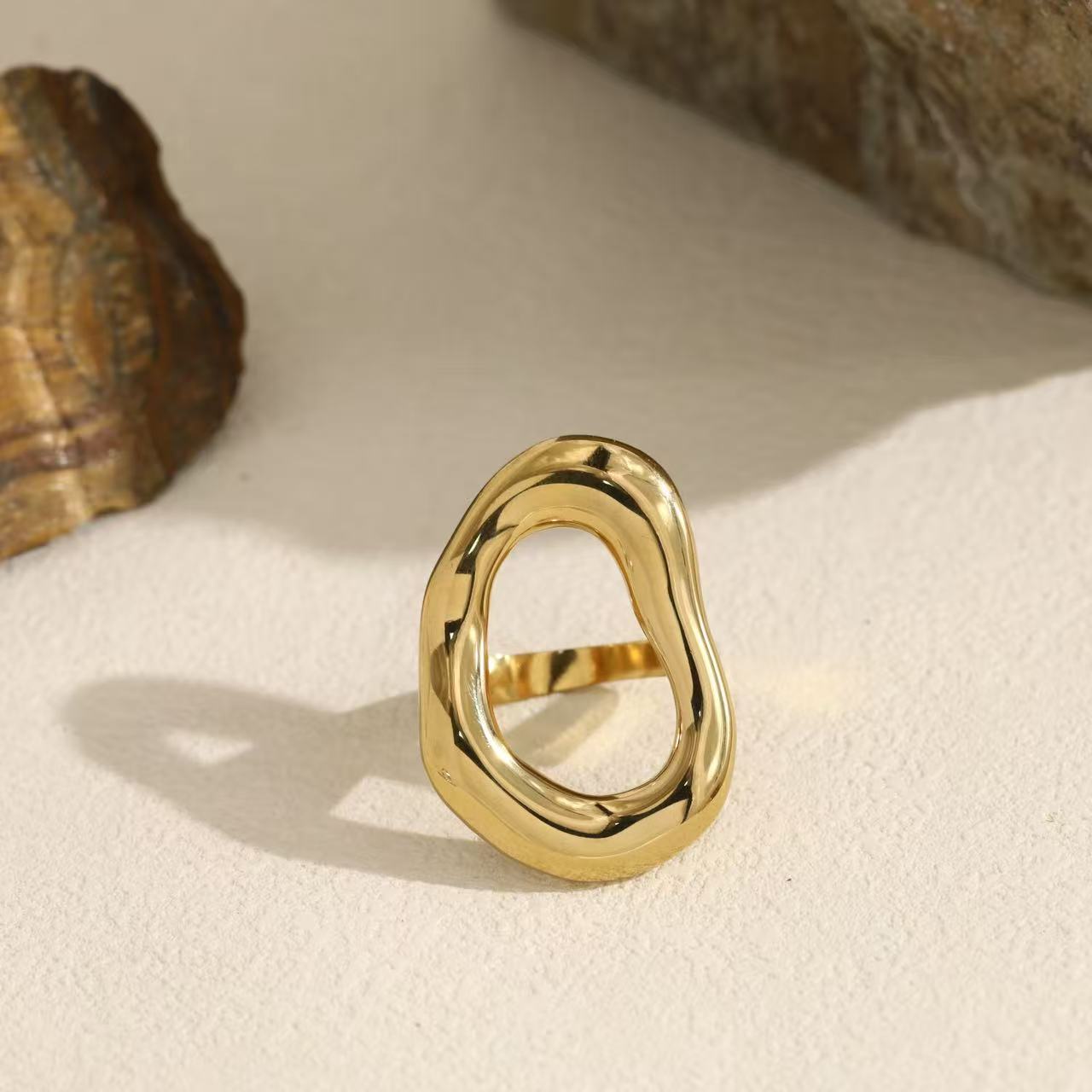 Roundy shape ring