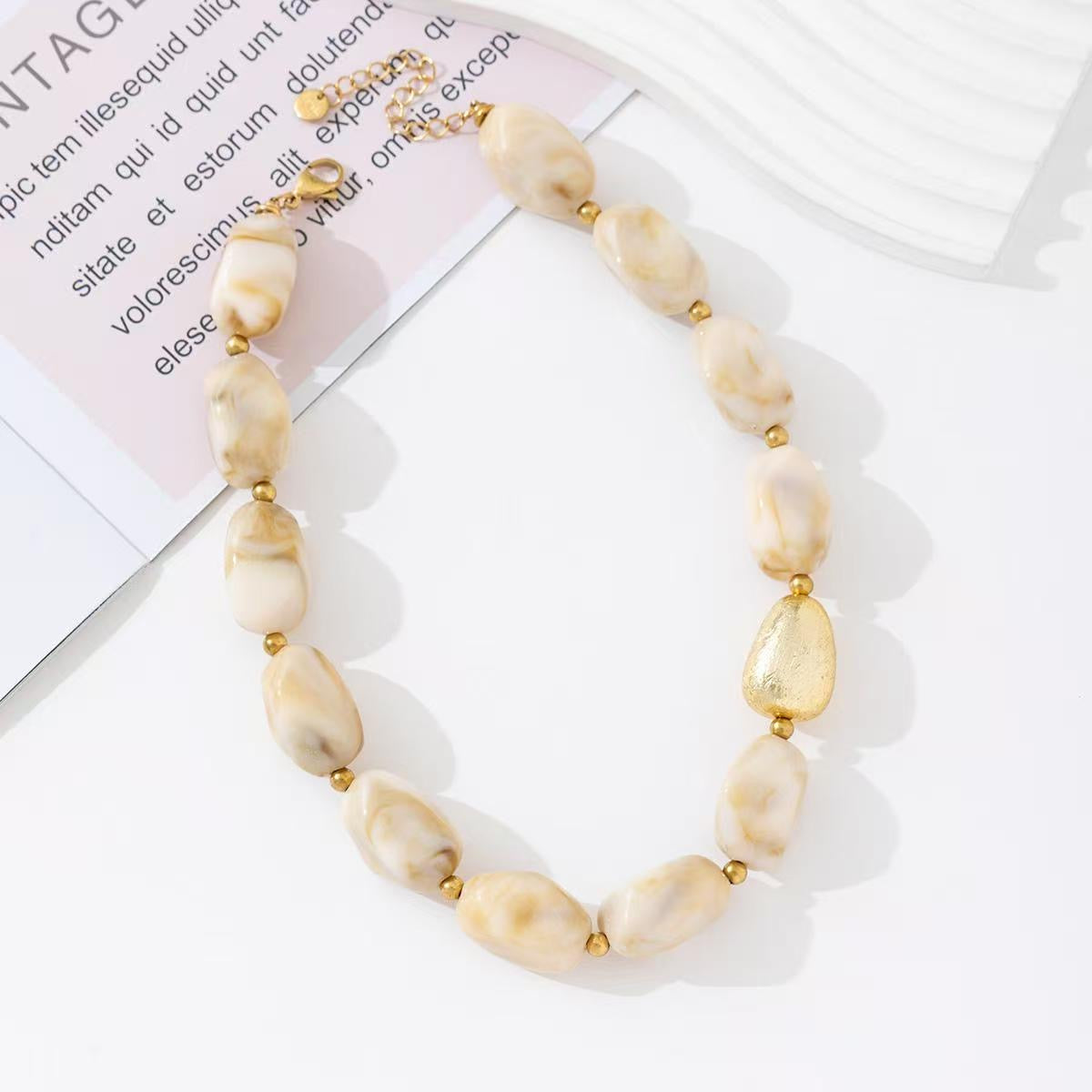 Stone beads ketting