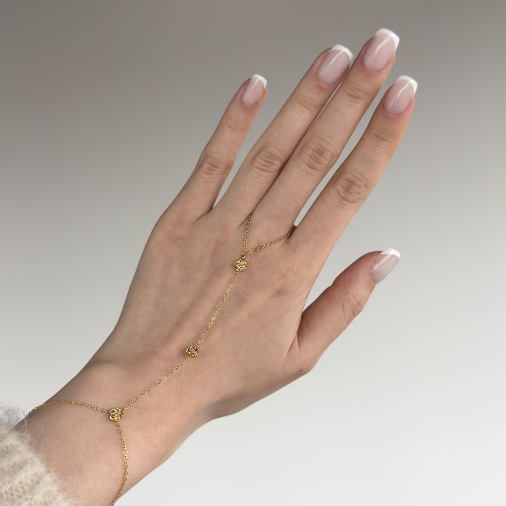 Roses hand chain