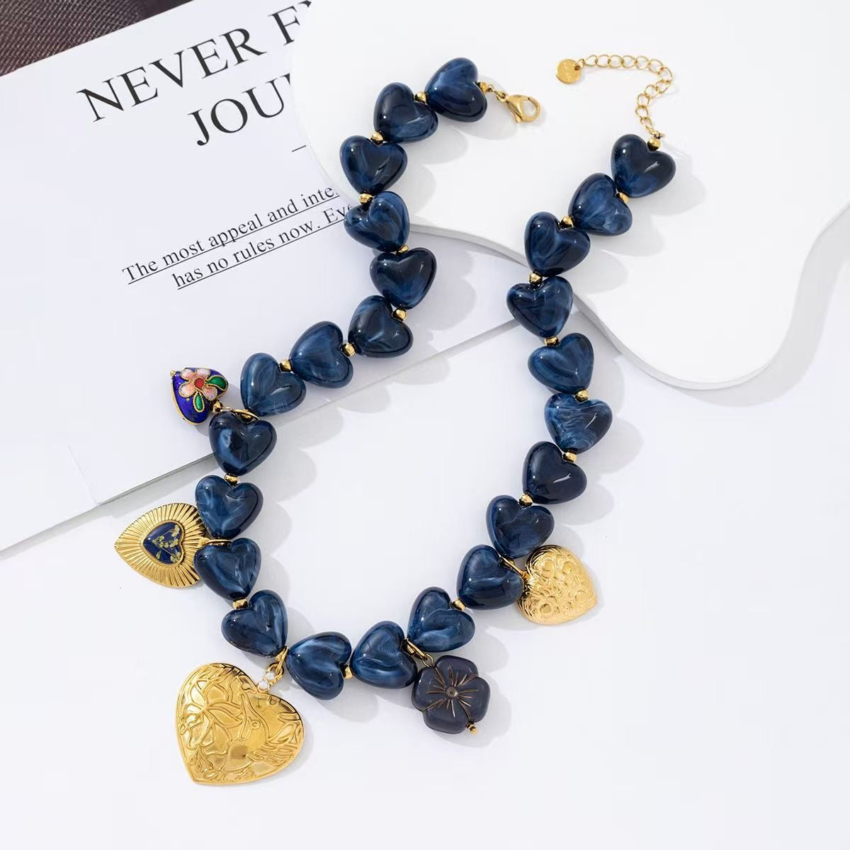 Saturn love bedel ketting