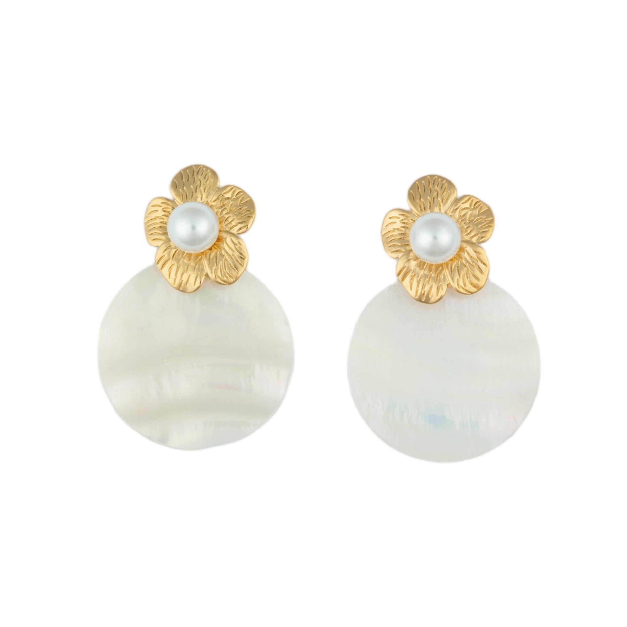 Earring with mother of pearl and pearl flower