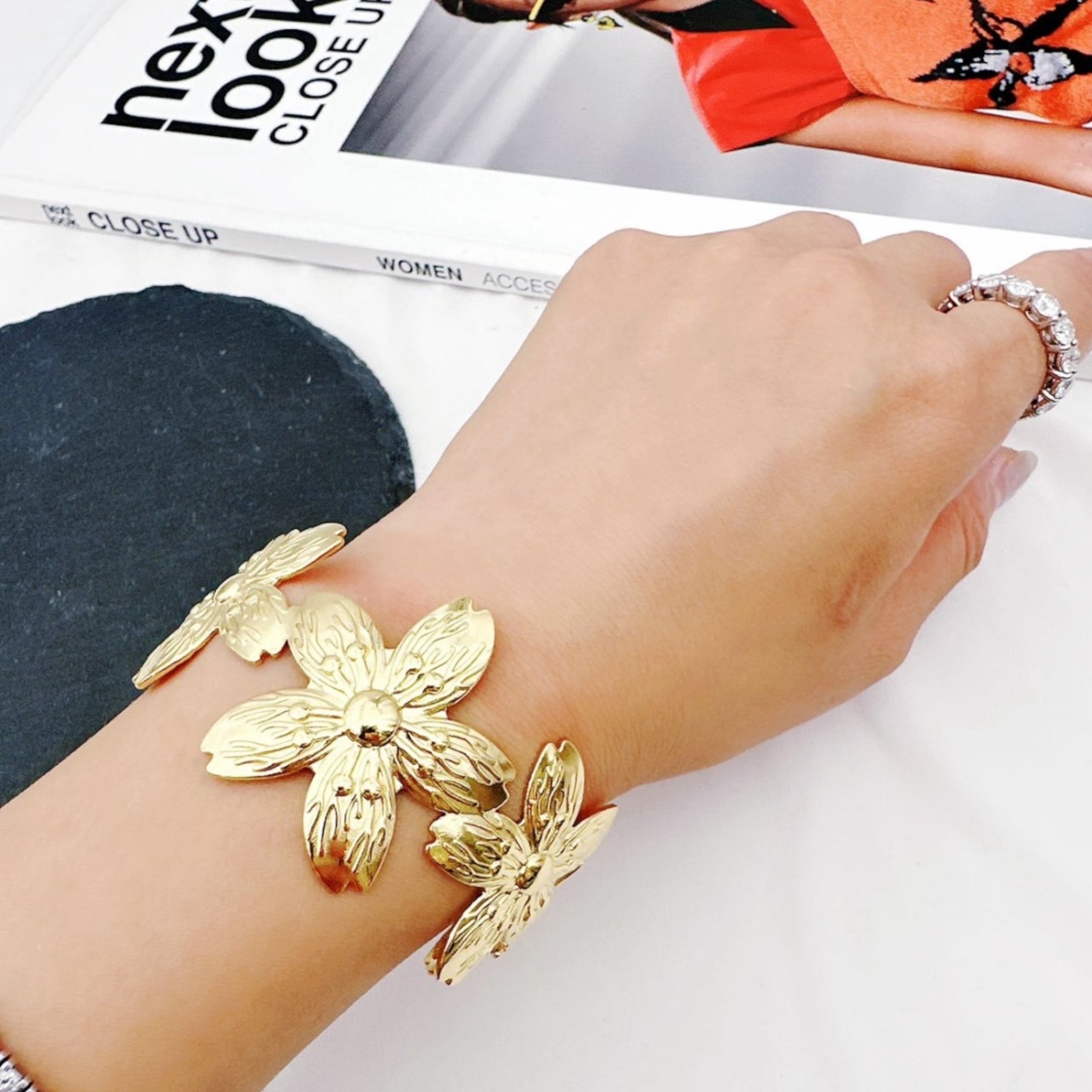 Daisy Statement Bracelet