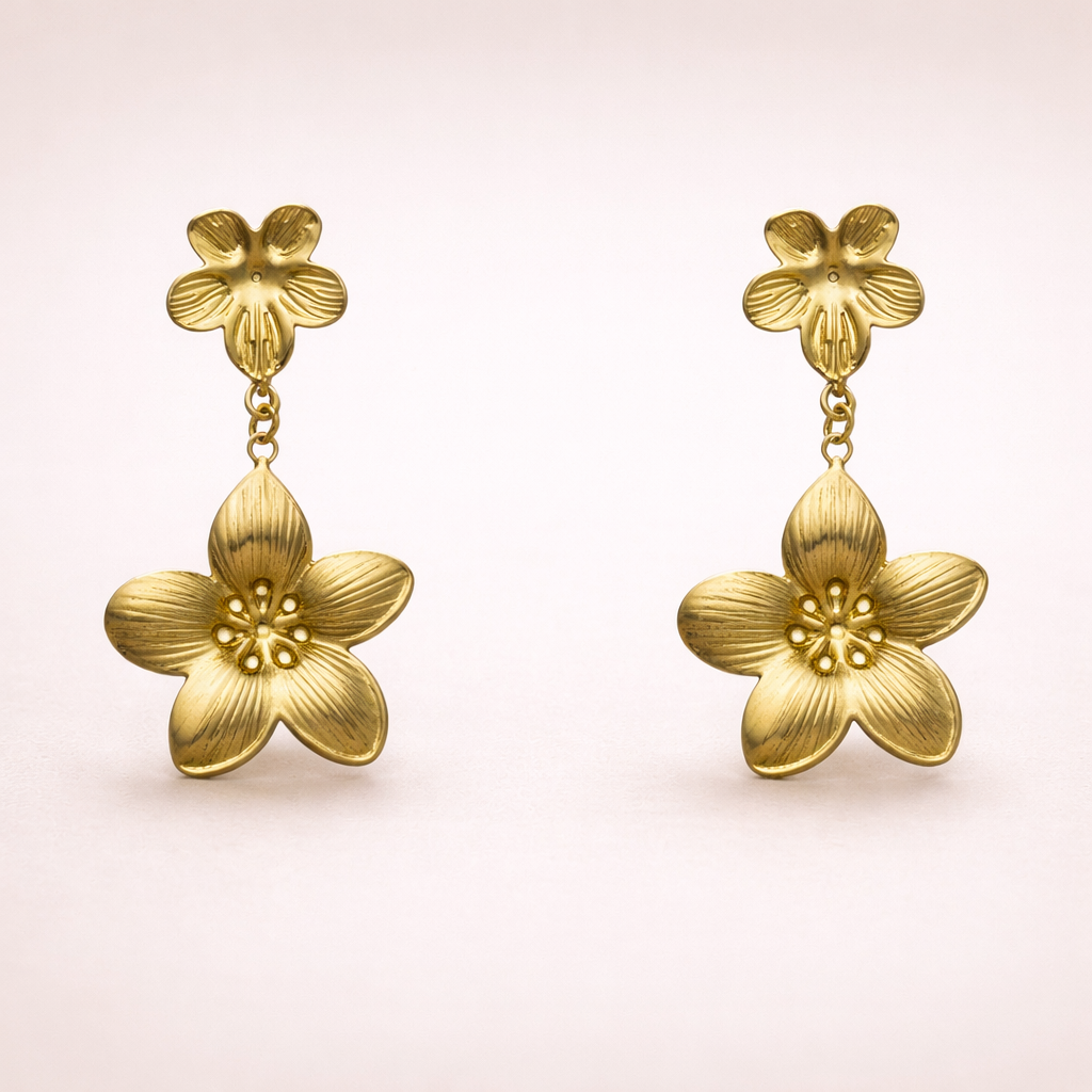 Flowery stud earrings