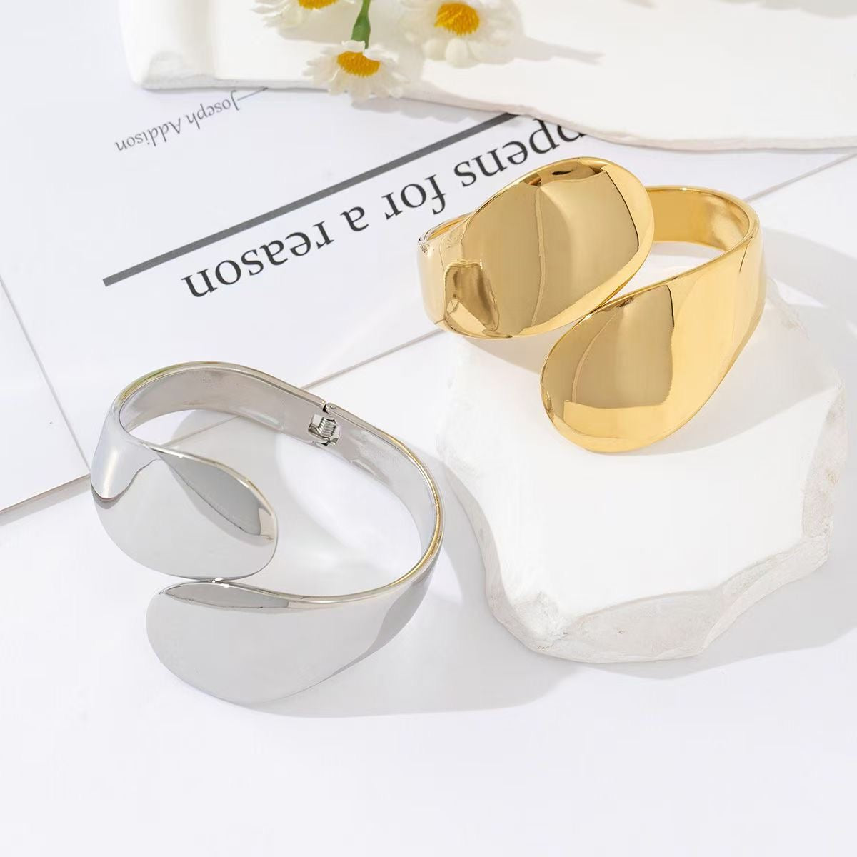 Drippy bangle