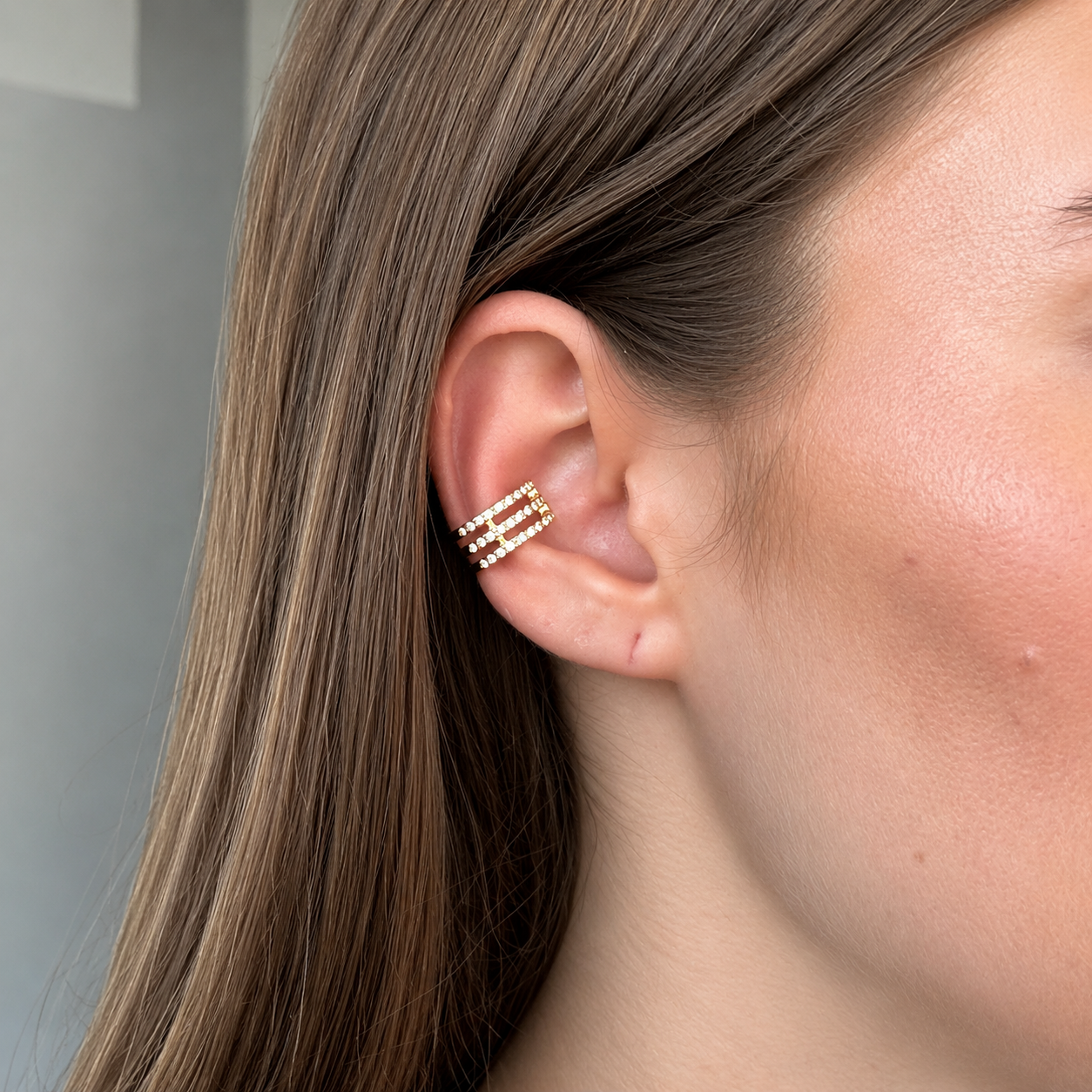 Wage ear cuff
