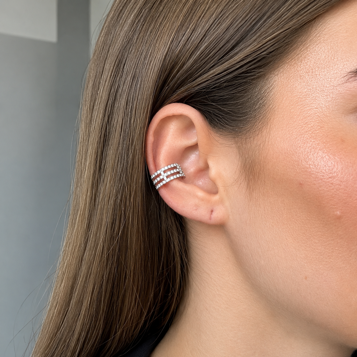 Wage ear cuff