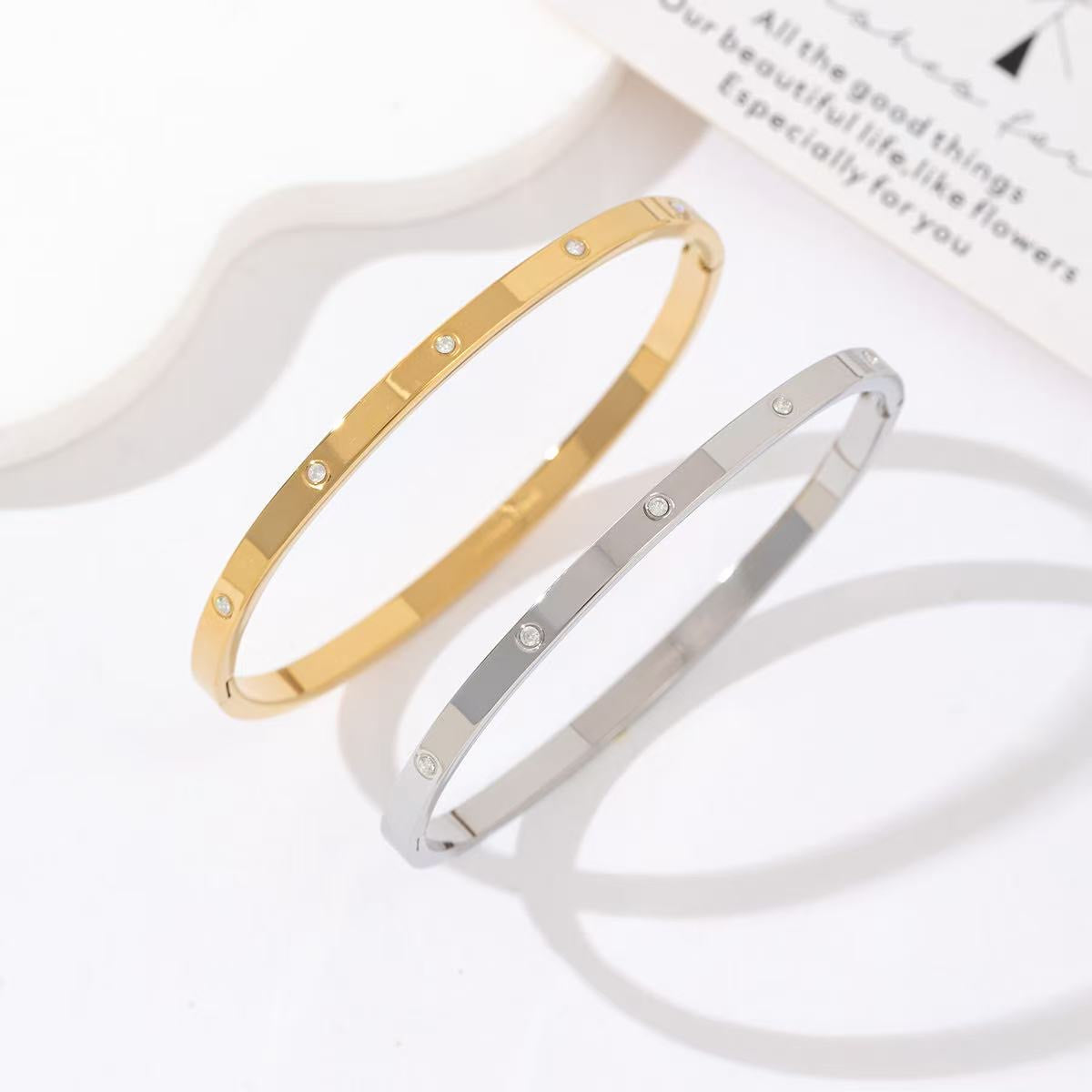 Love bangle