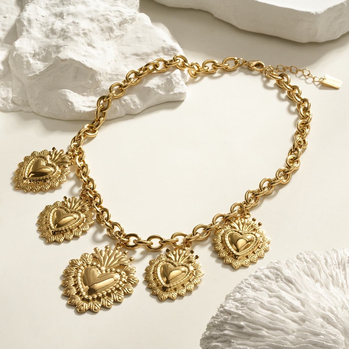 Queens love bedel ketting