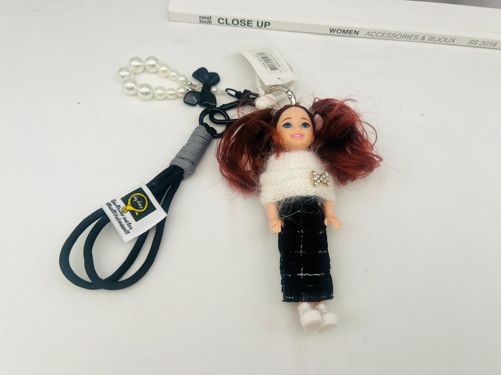 Doll Keychain zwart