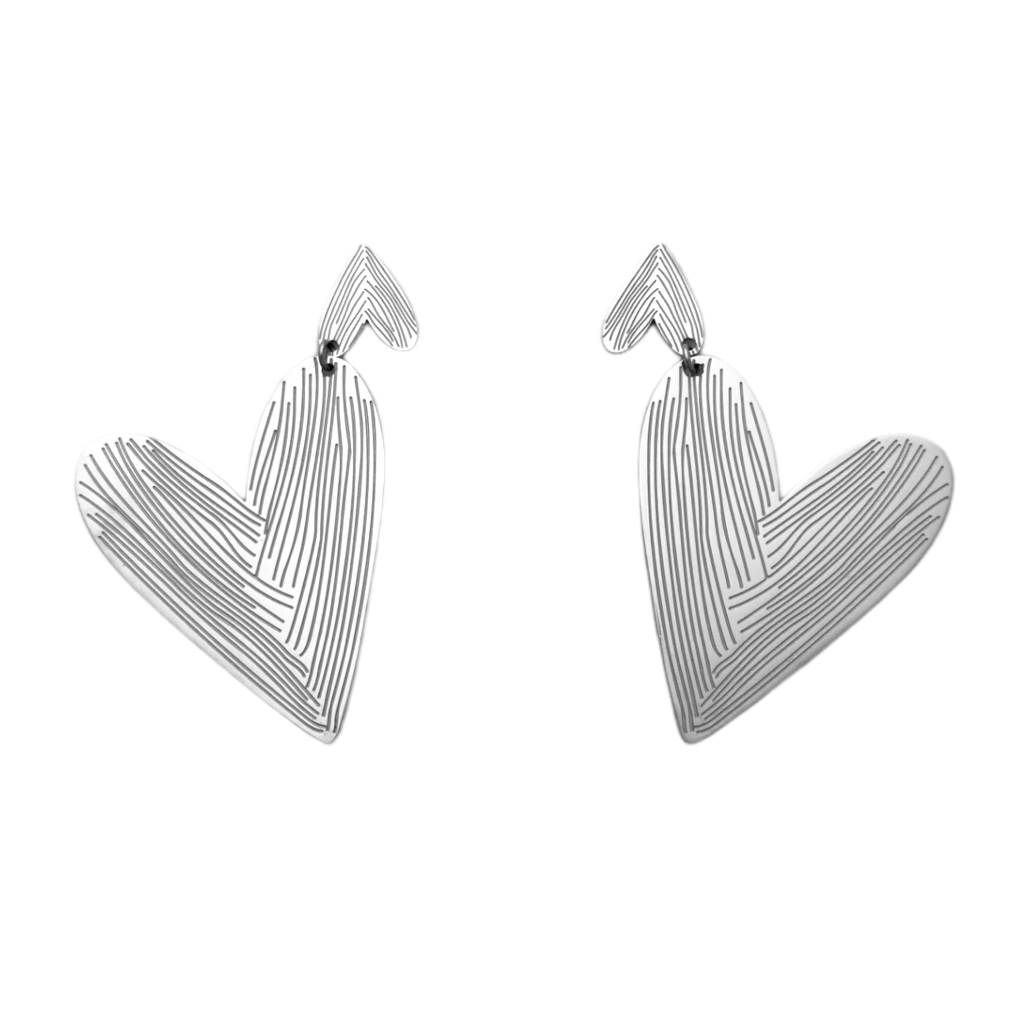 Double stripes heart earring