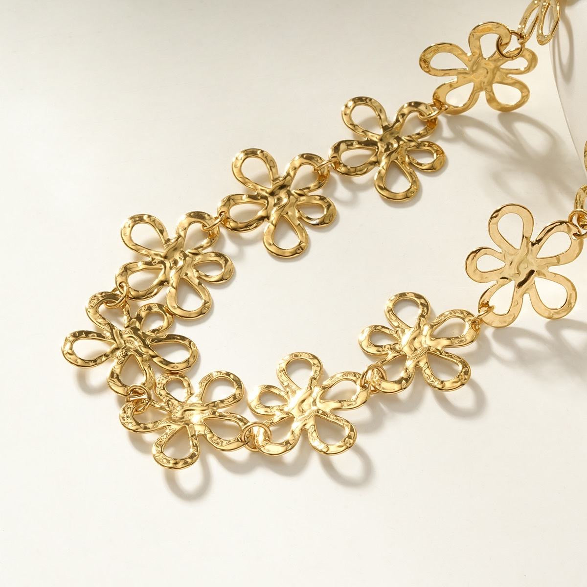Statement flower ketting