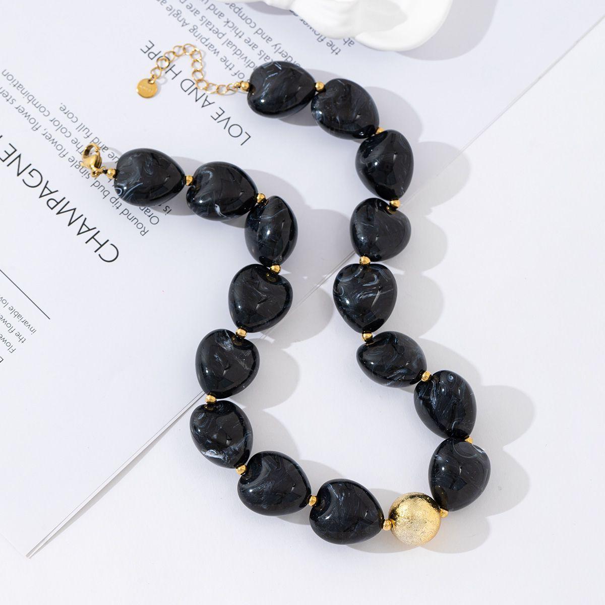 Pear beads ketting
