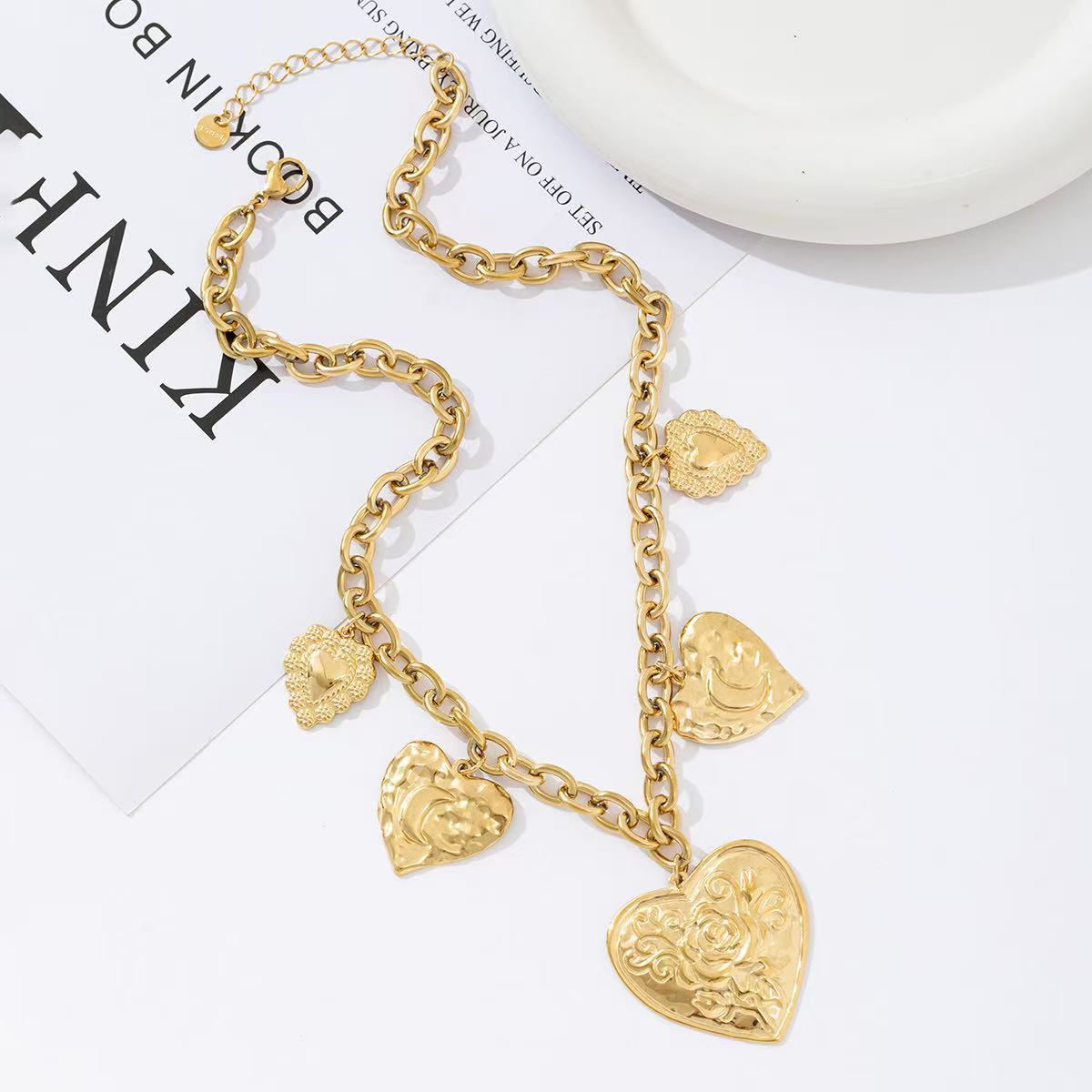Roses love bedel ketting