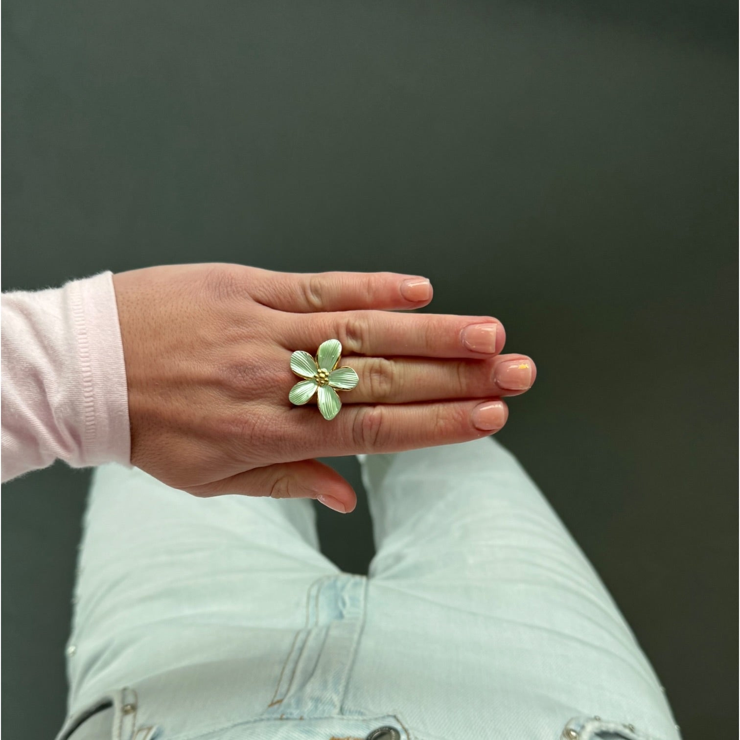 Happy flower ring