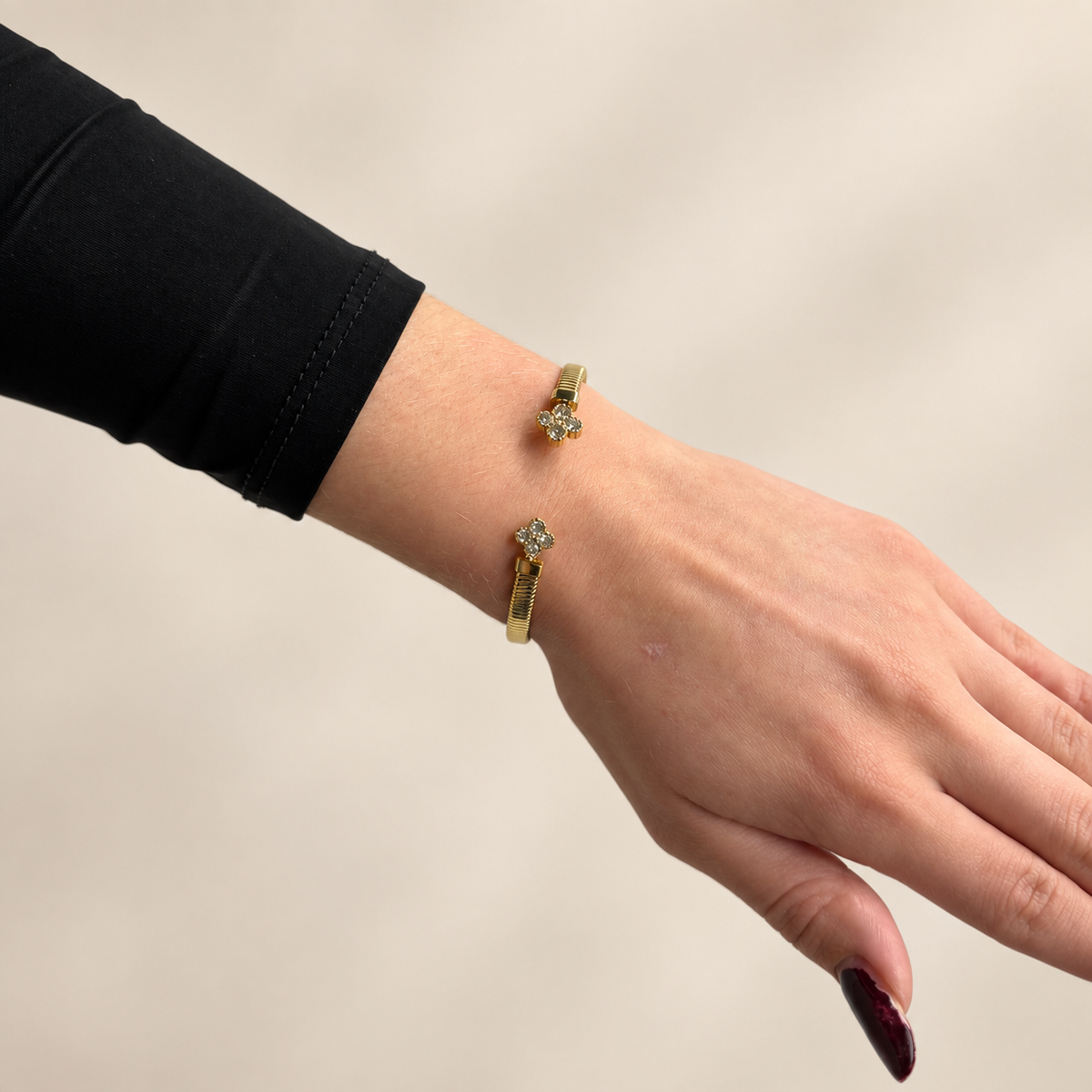 Clovey snake bangle