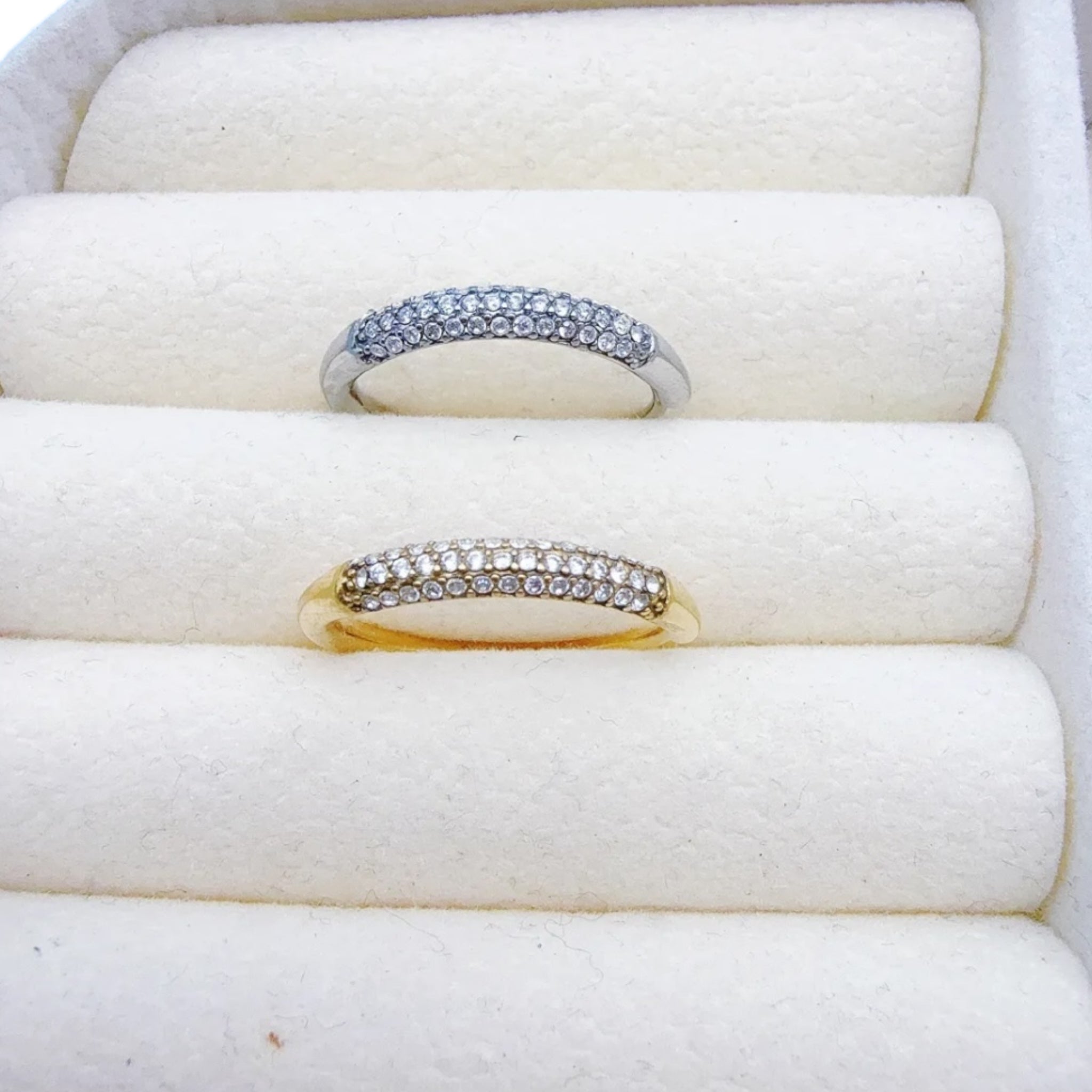 Roundy stras ring