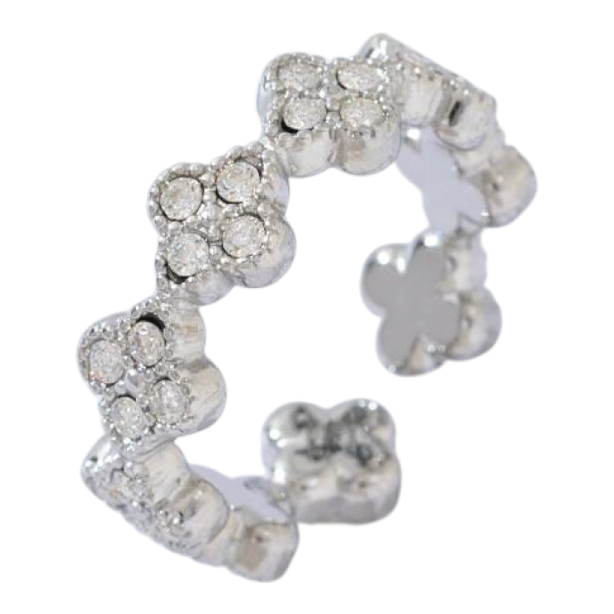 Clover ring