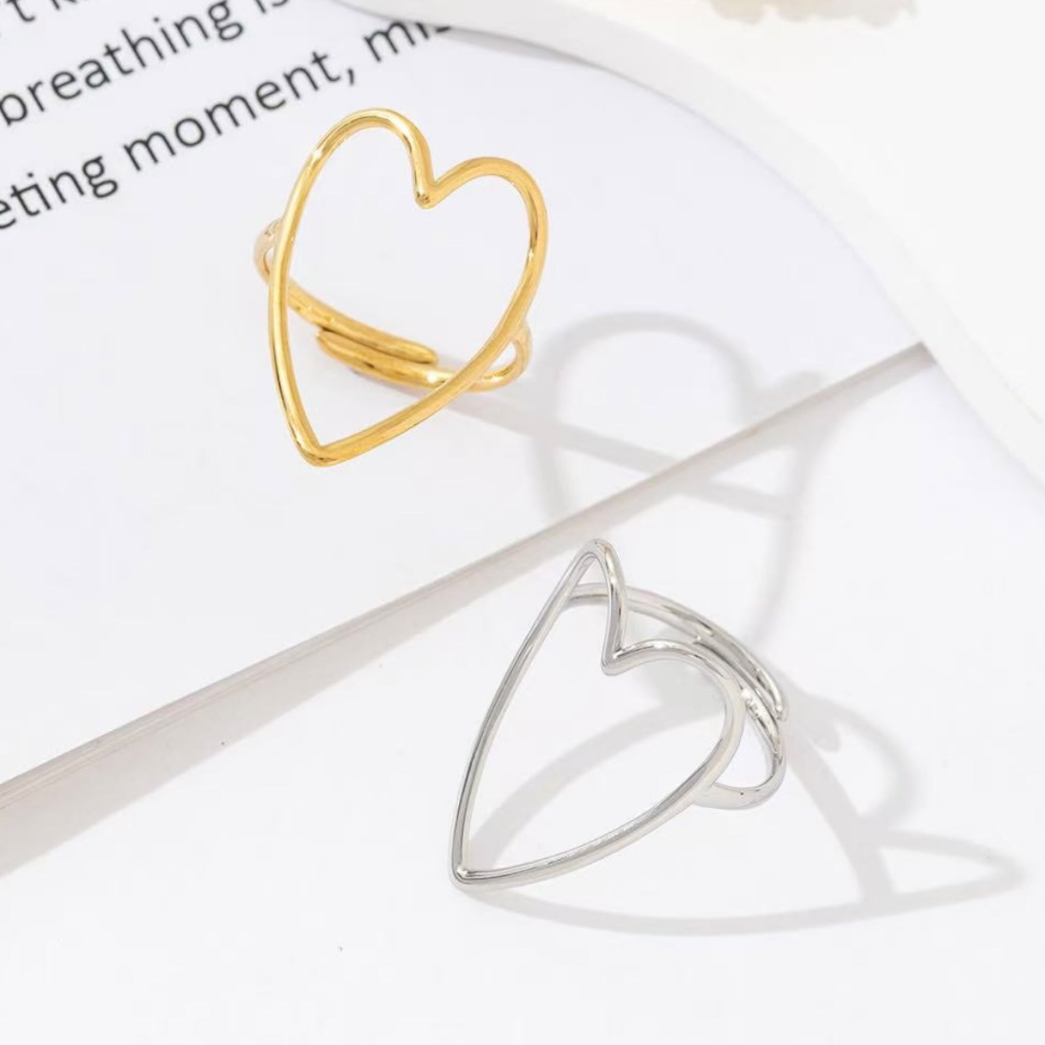 Open hart ring