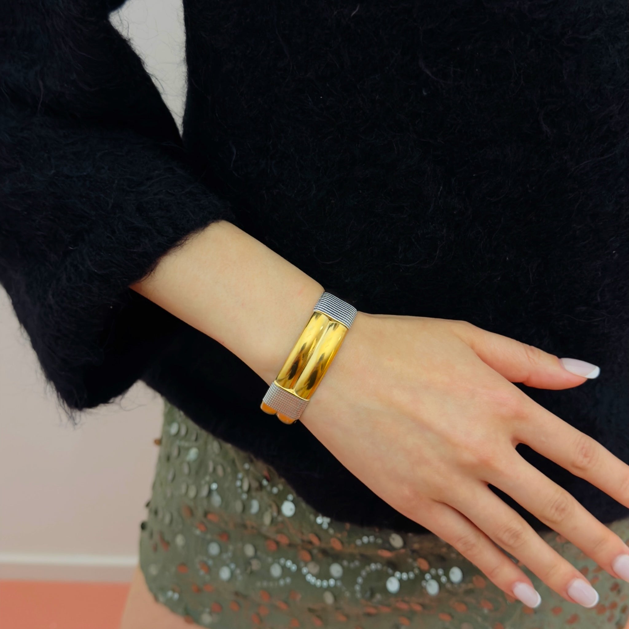 Iris bangle