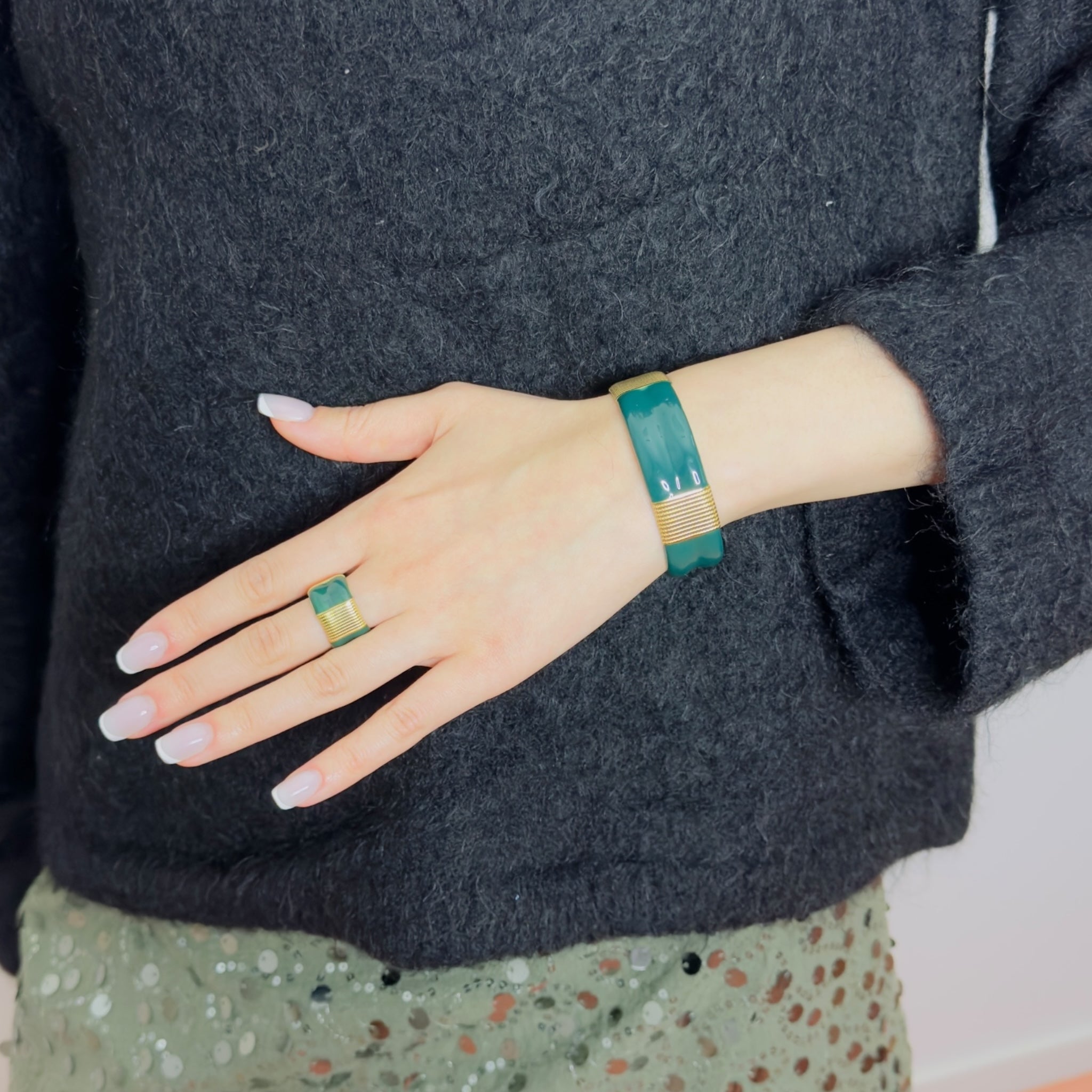 Iris bangle