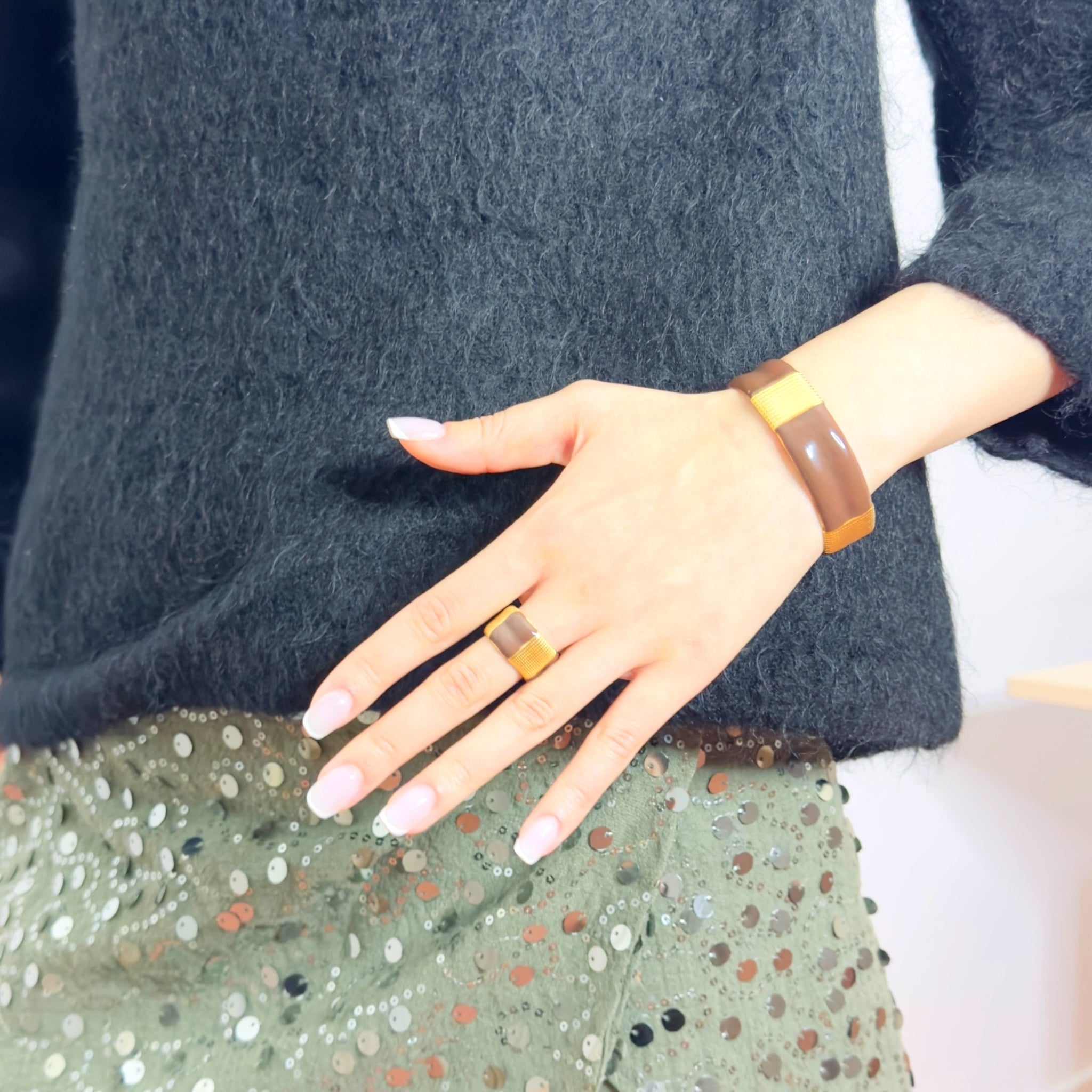 Iris bangle
