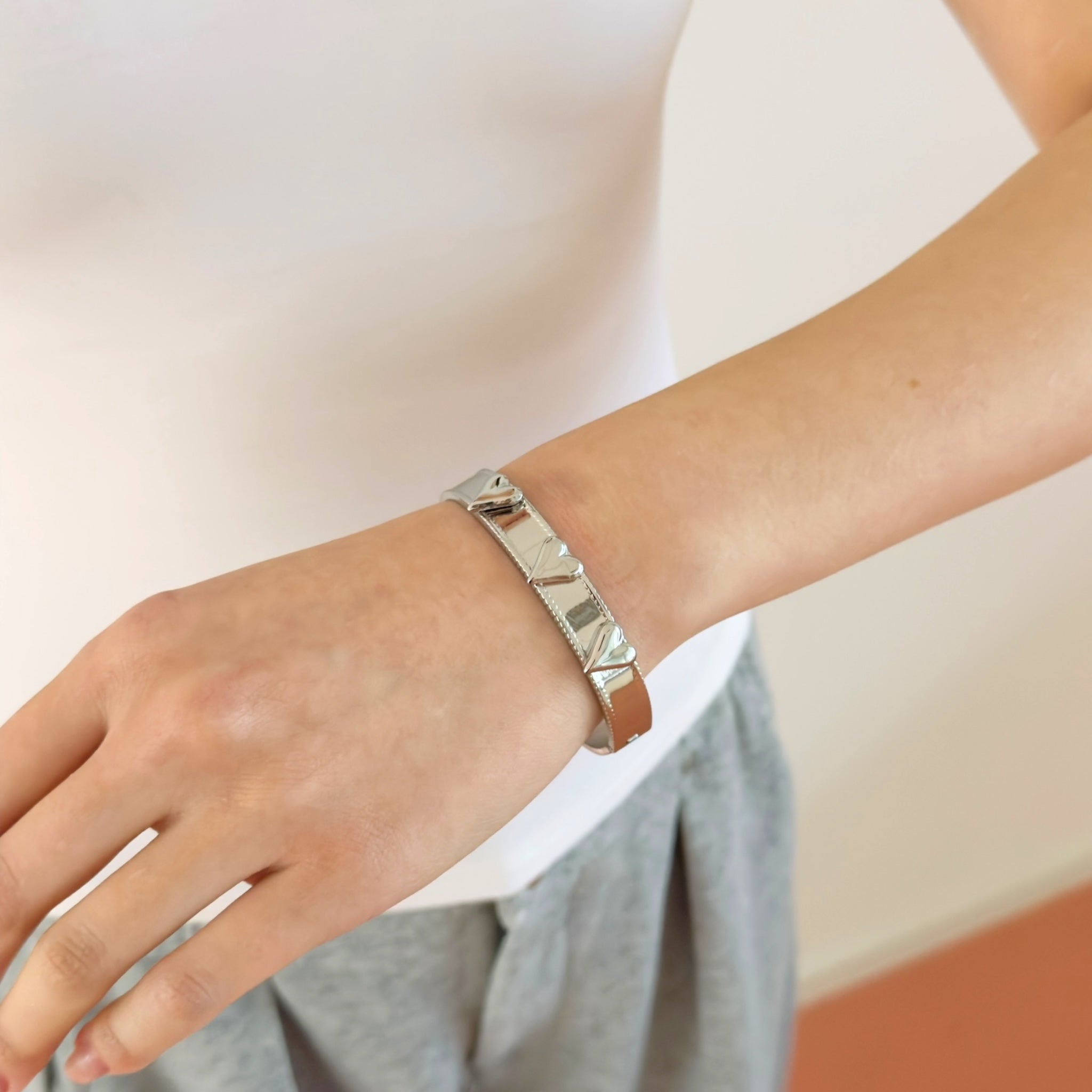 Puntige hart bangle