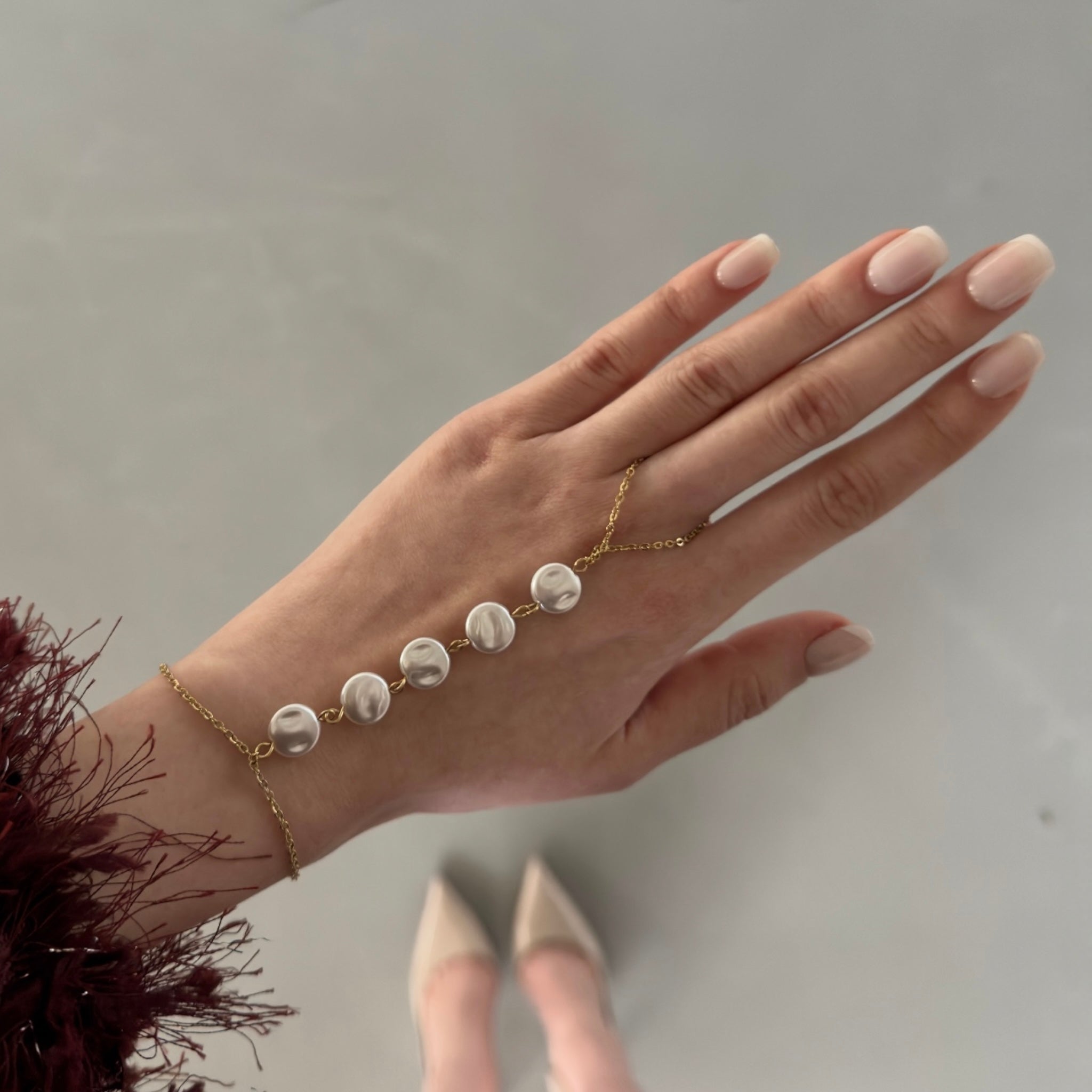 Pearly hand chain