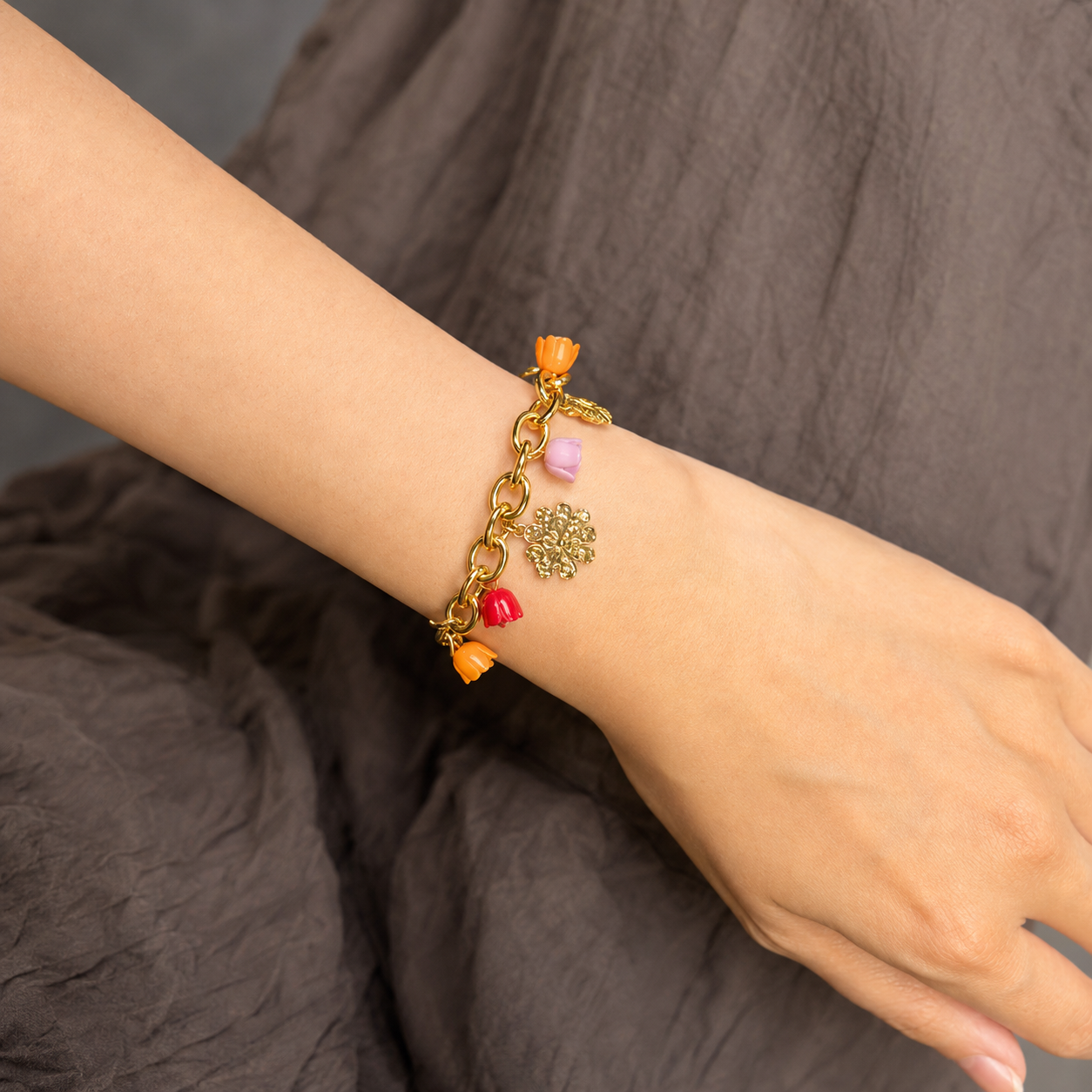 Pinky flower bedel armband