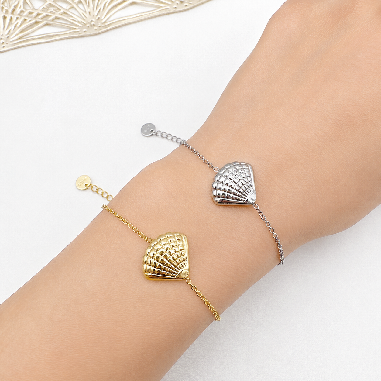 Shell armband