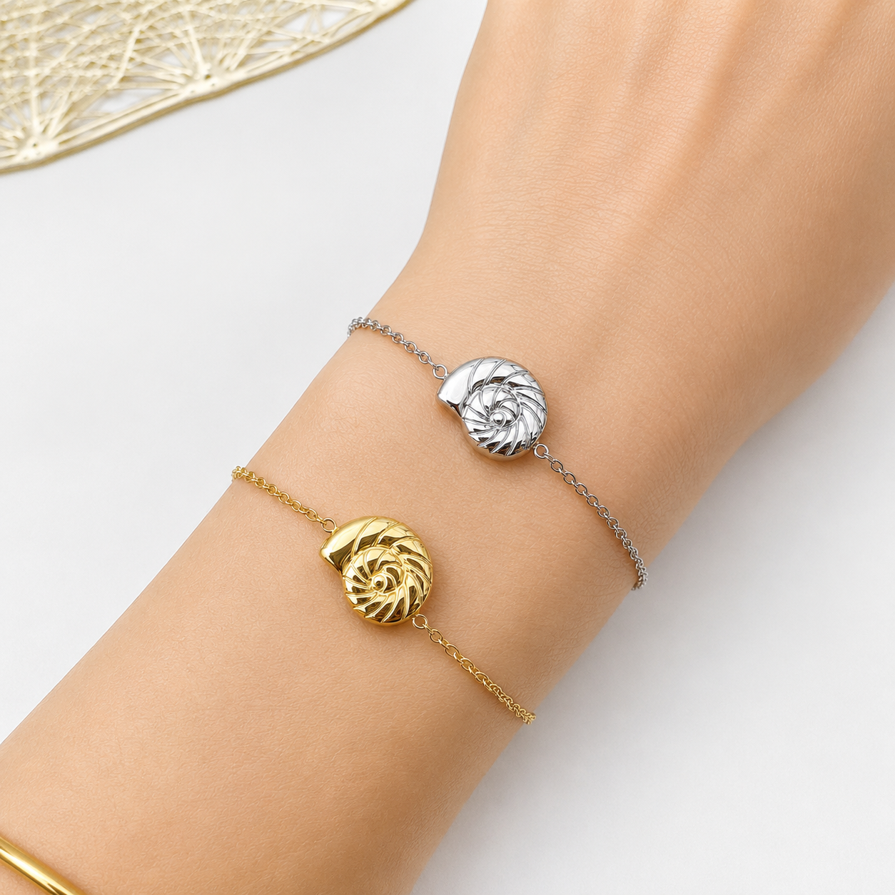 Shell armband
