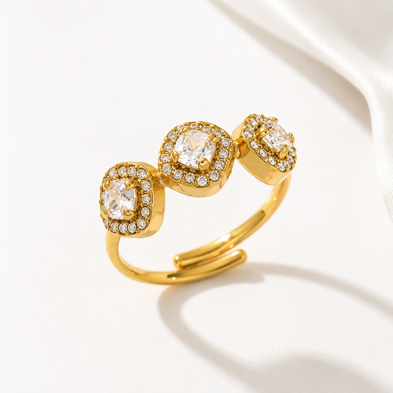 Triple dot rhinestone ring
