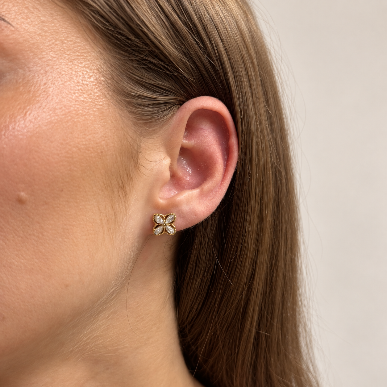 Amélie studs oorbellen Goud SOFIZARE
