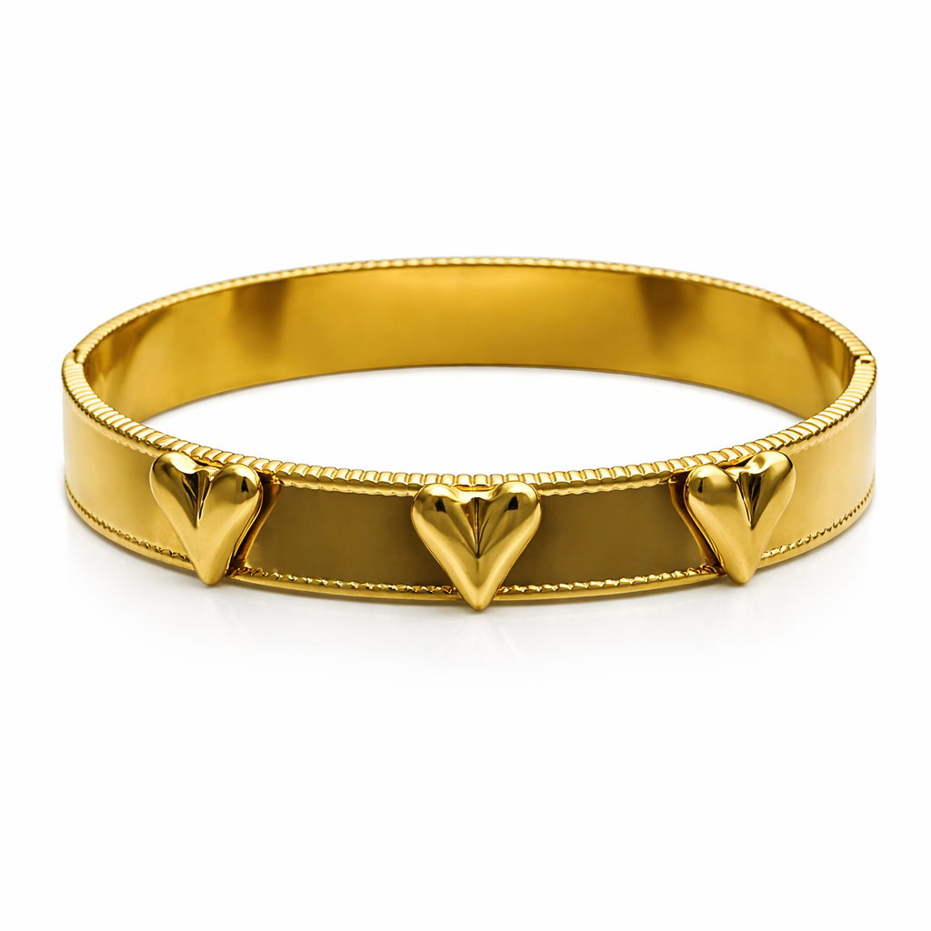 Pointed heart bangle
