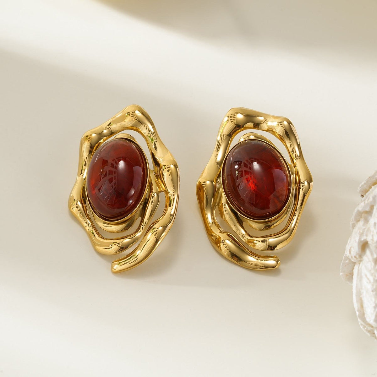 Crimson studs oorbellen Goud SOFIZARE