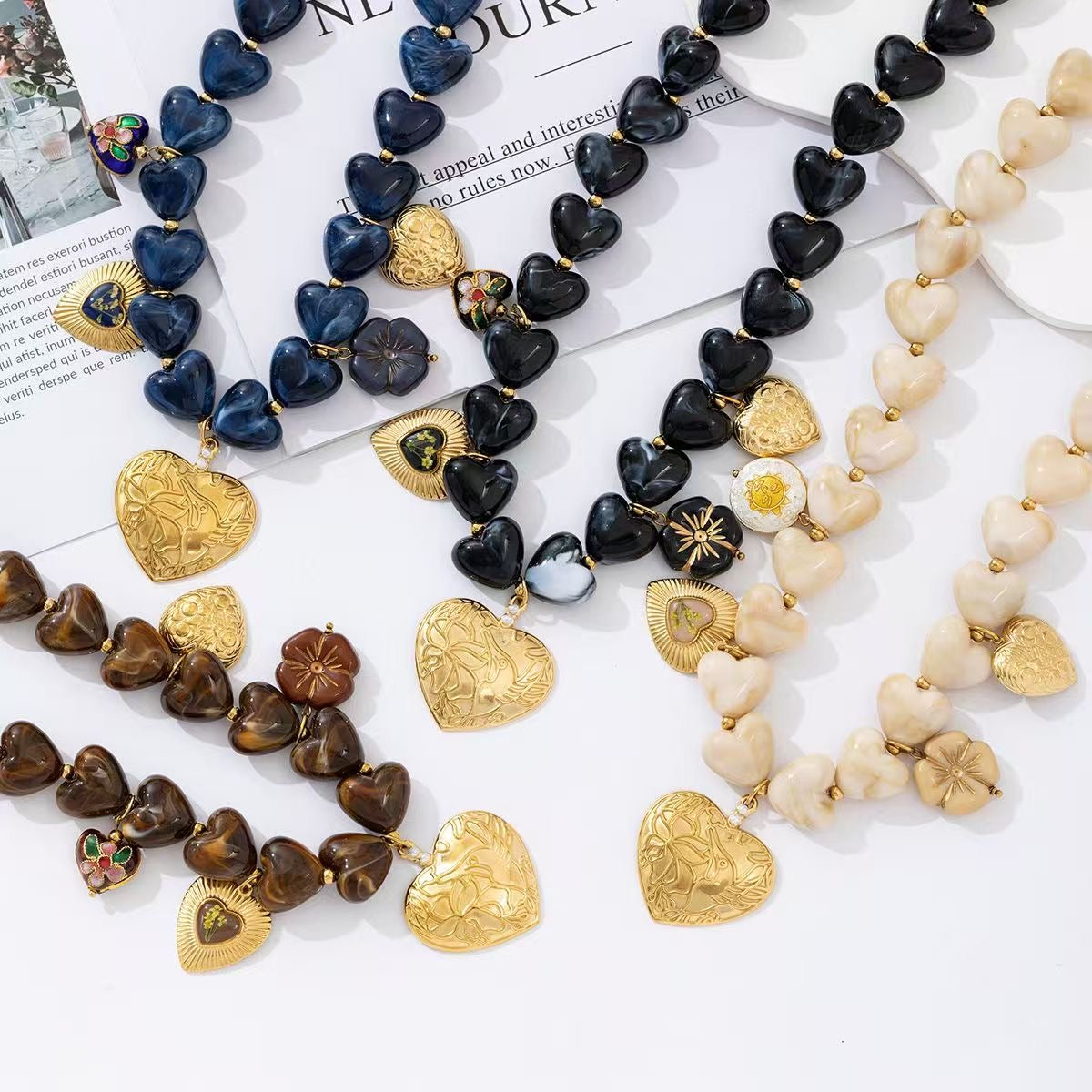 Saturn love bedel ketting